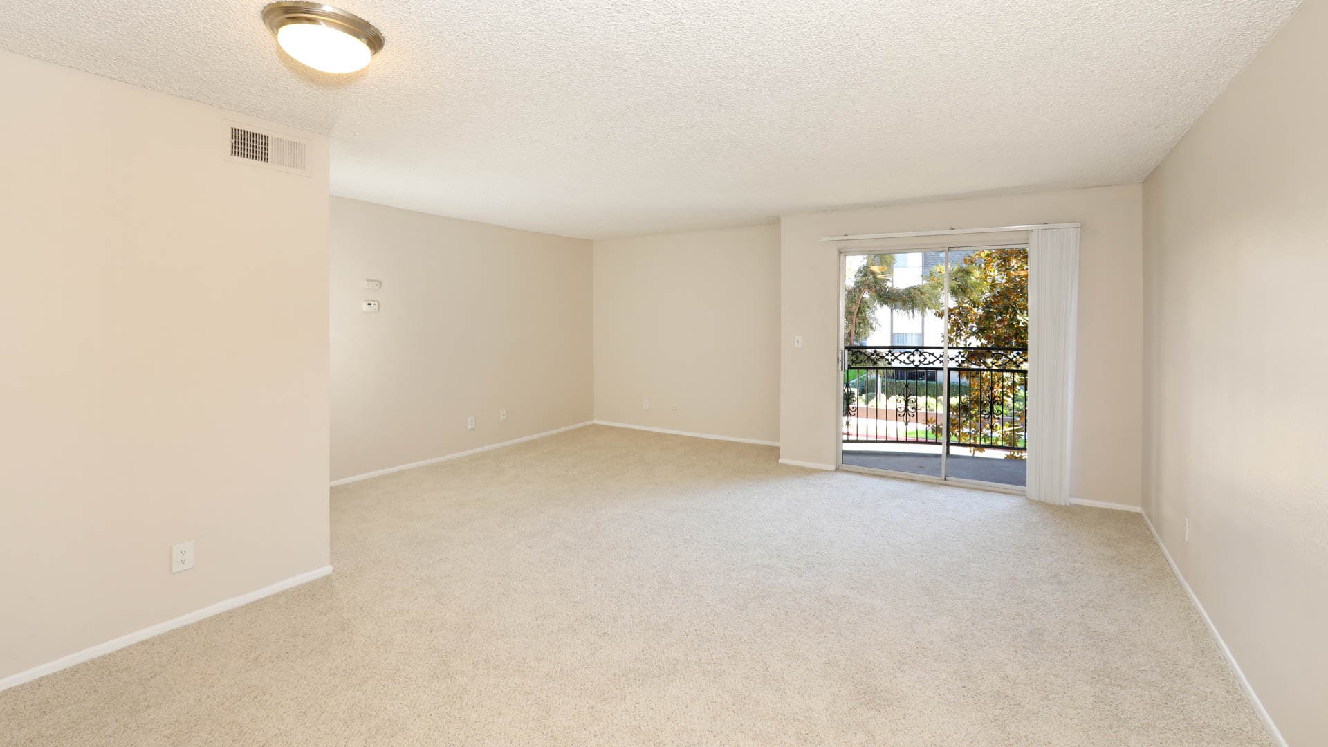 Virgil Square Apartments 12 of 31