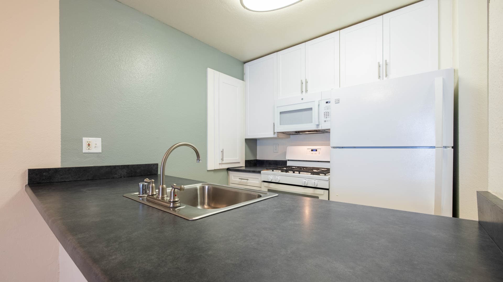 Virgil Square Apartments 7 of 31