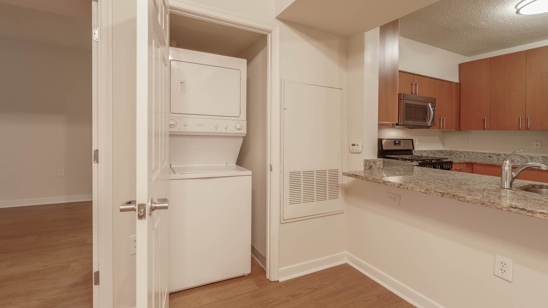 2400 M Apartments 6 of 11