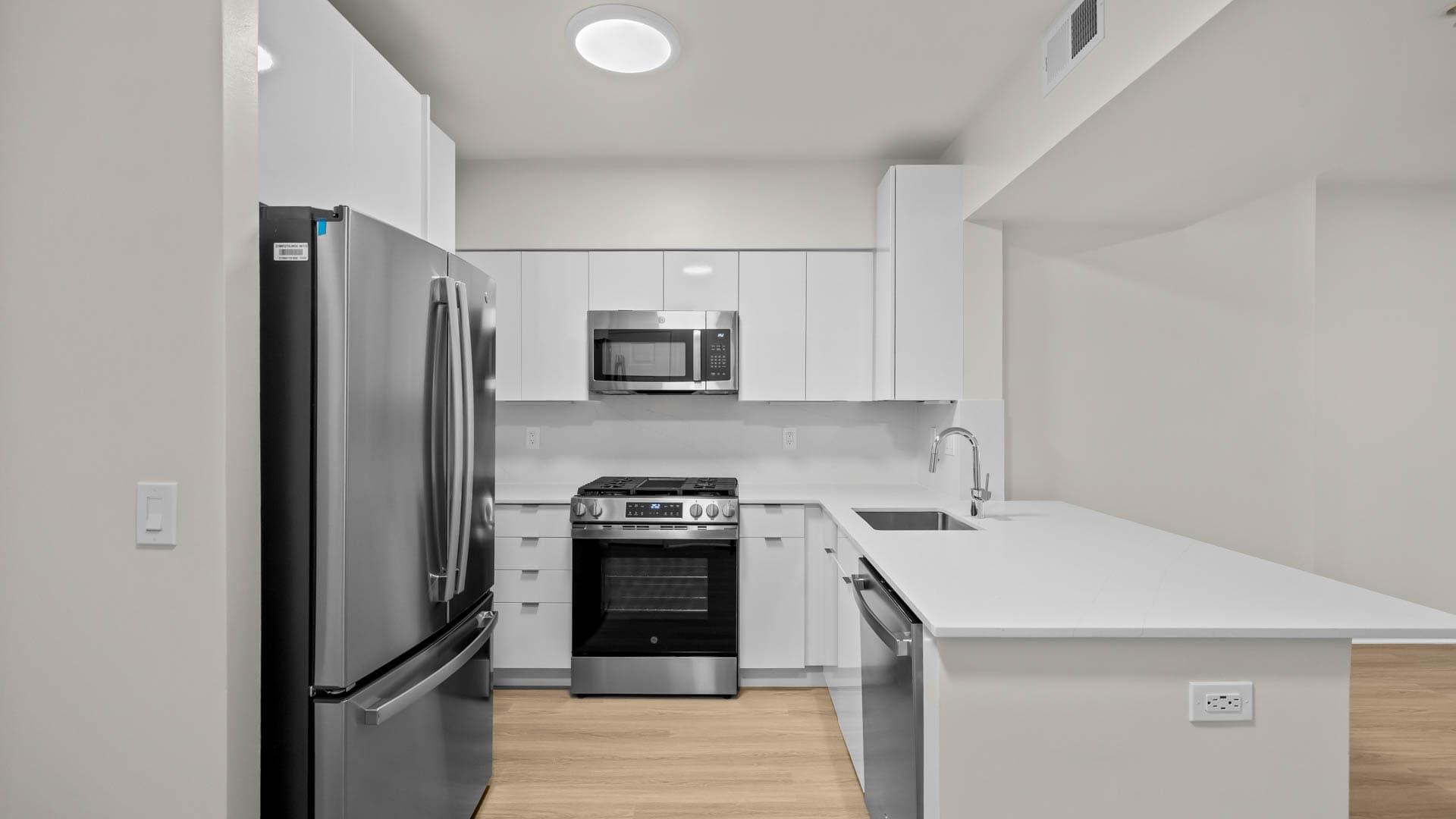 2400 M Apartments 5 of 49