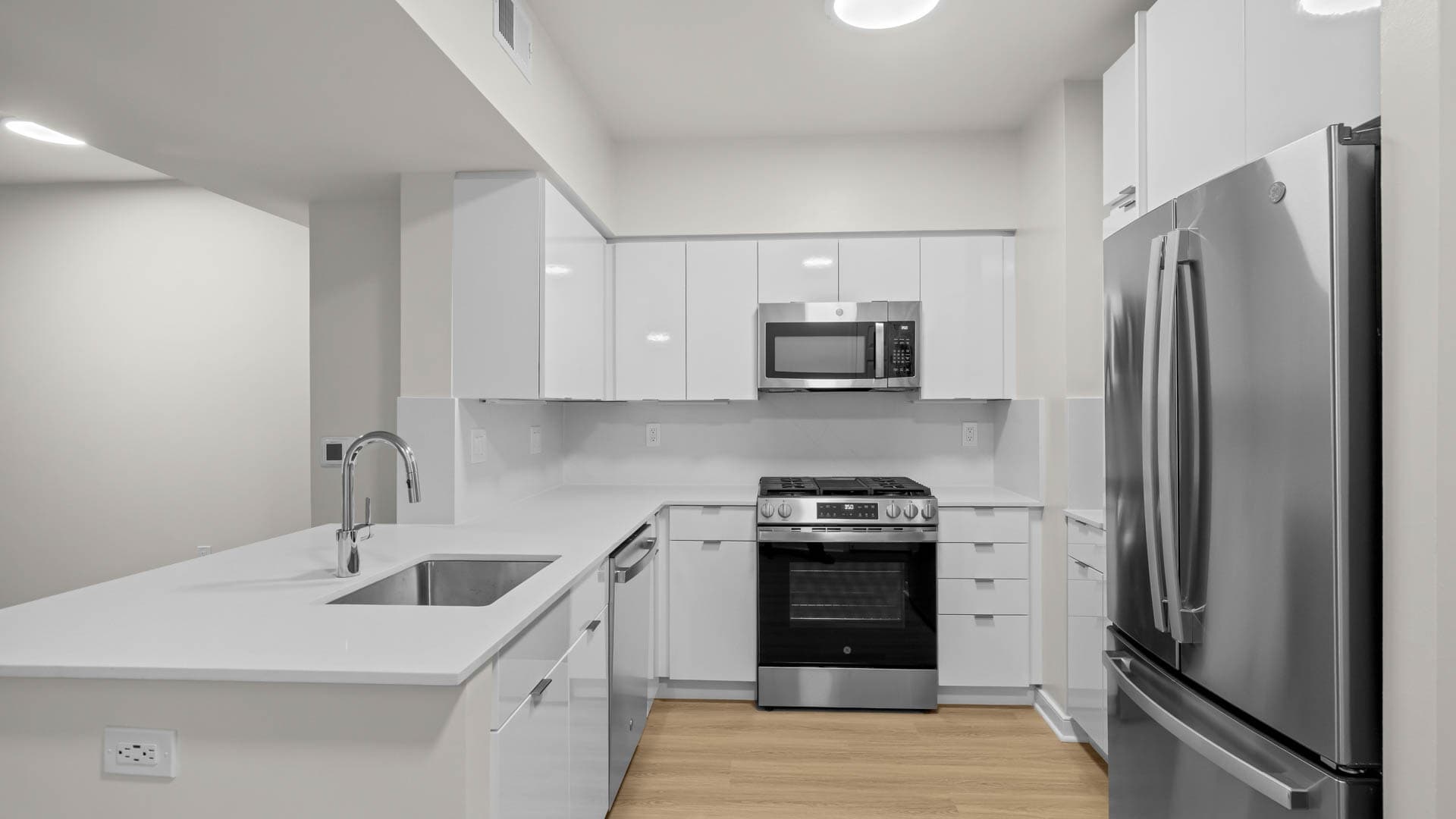 2400 M Apartments 4 of 49