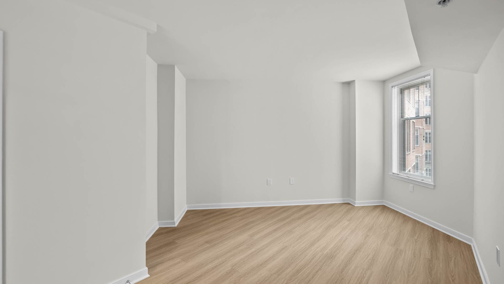 2400 M Apartments 29 of 49
