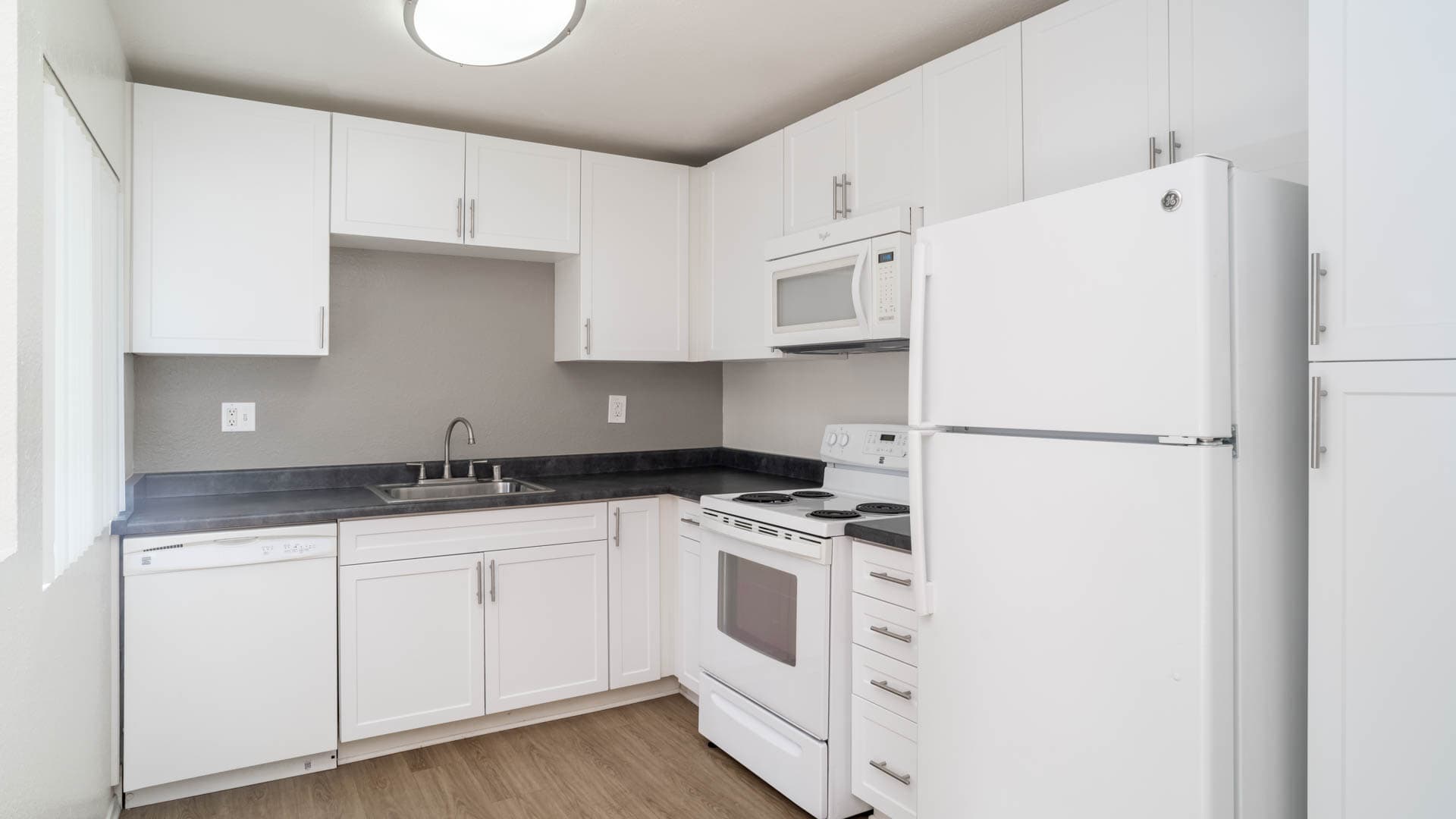 Avanti Apartments 2 of 5