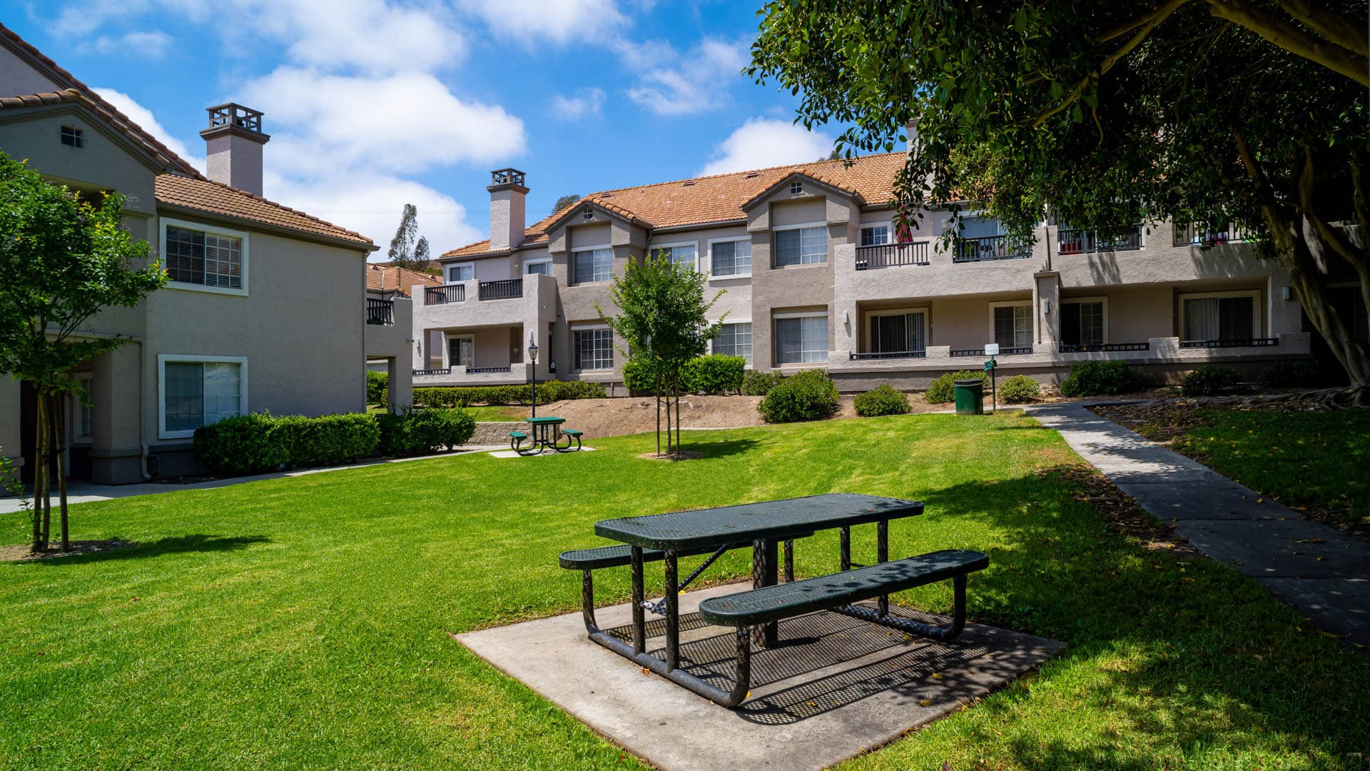 Deerwood Apartments 4 of 36