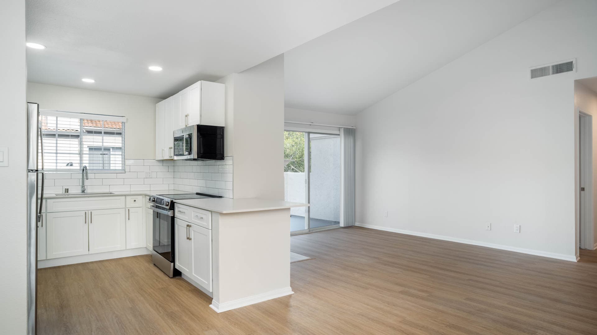 Deerwood Apartments 3 of 15