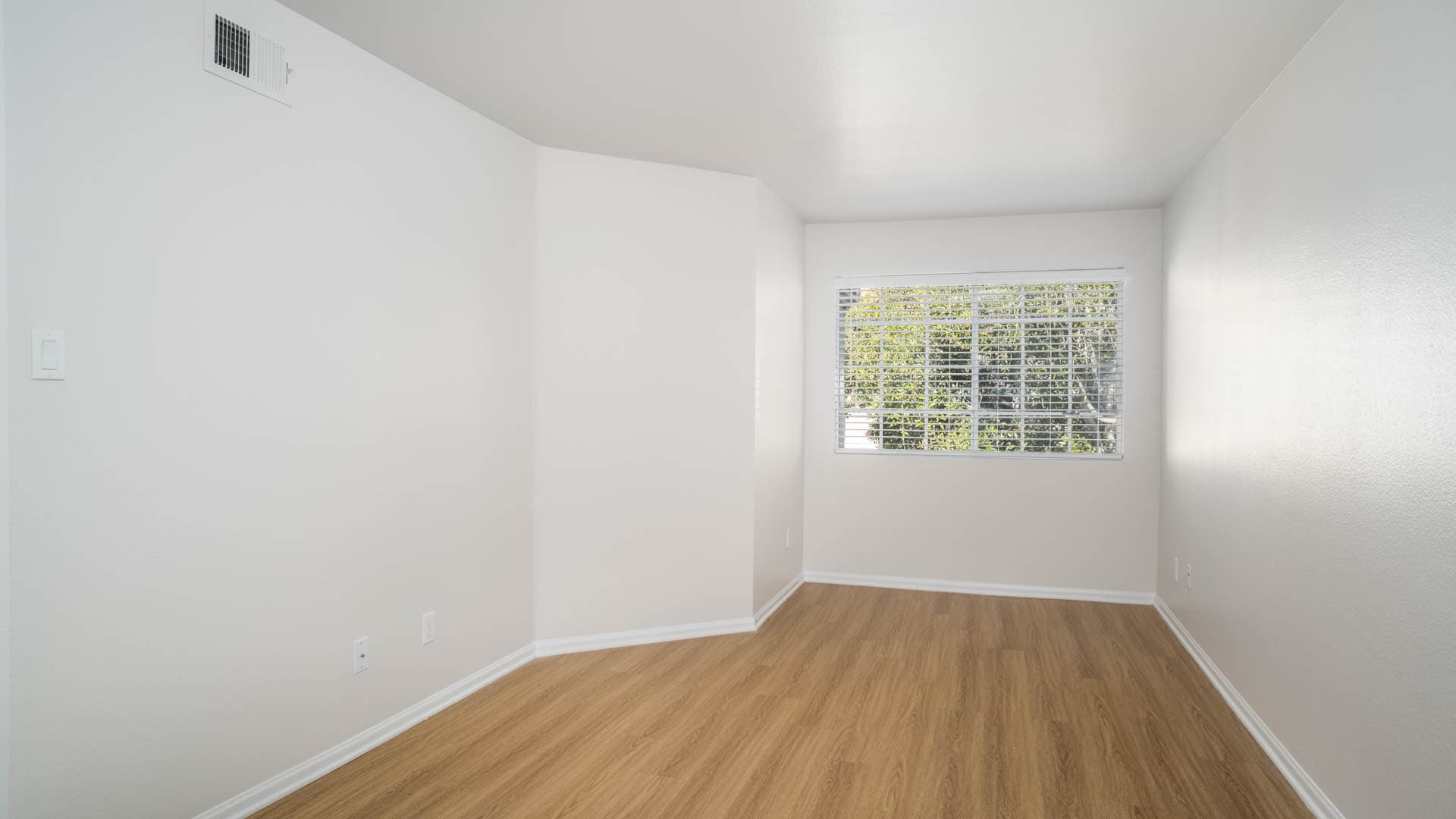 Deerwood Apartments 7 of 15