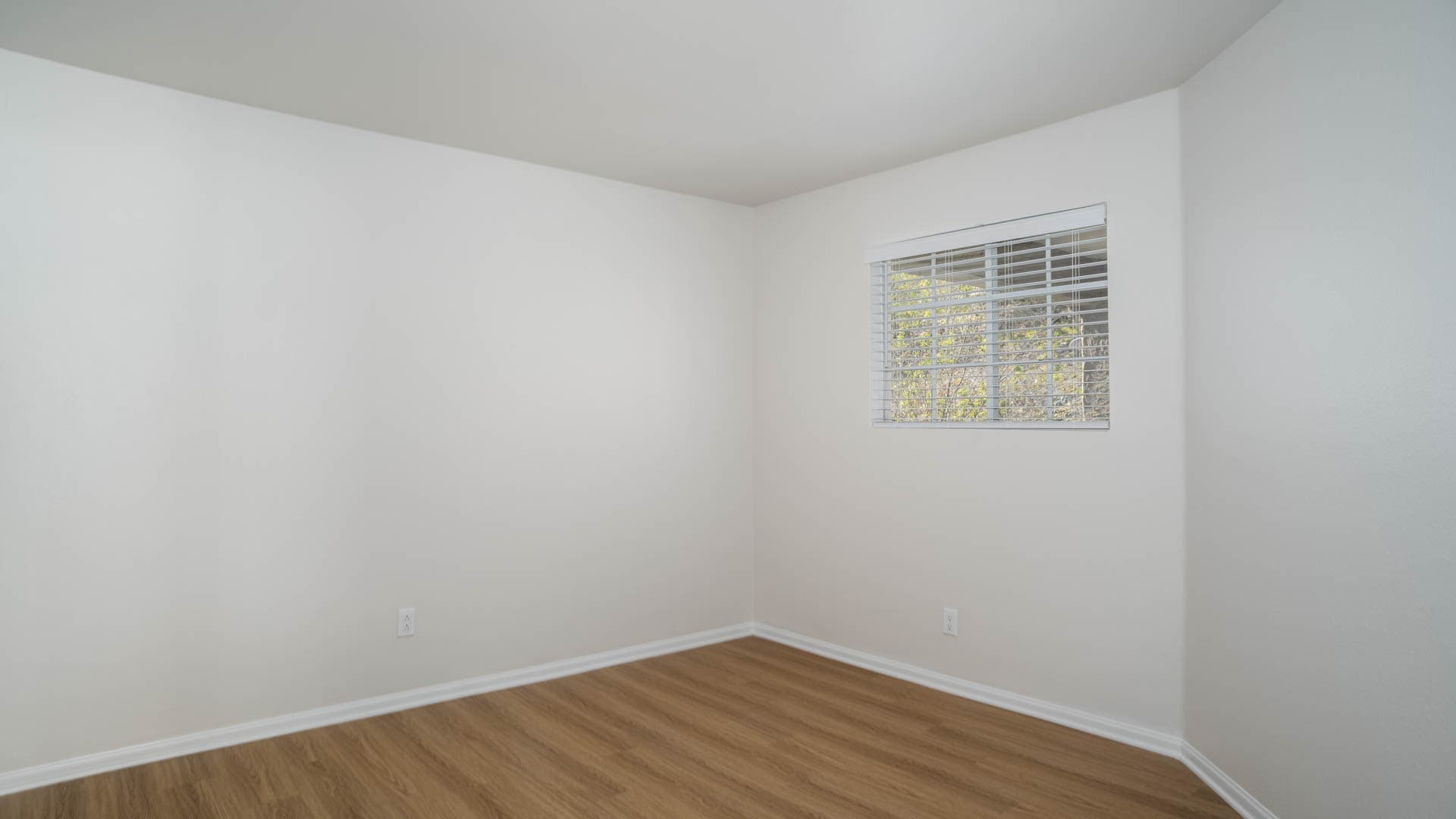Deerwood Apartments 10 of 15