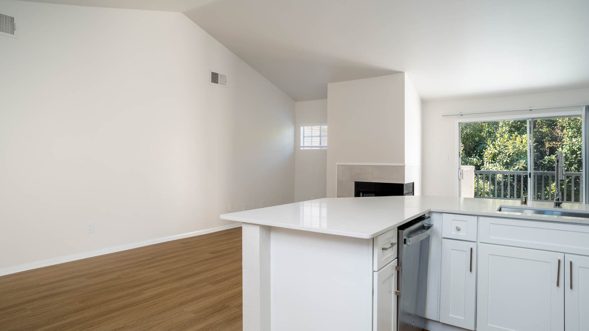 Deerwood Apartments 4 of 15