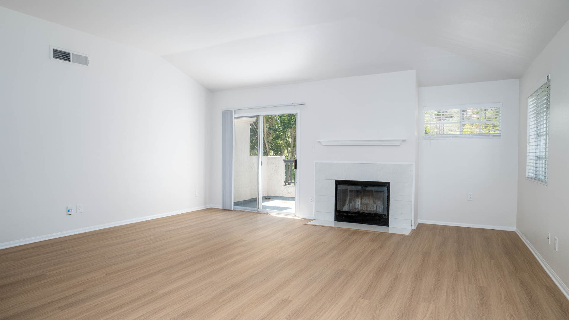 Deerwood Apartments 12 of 36