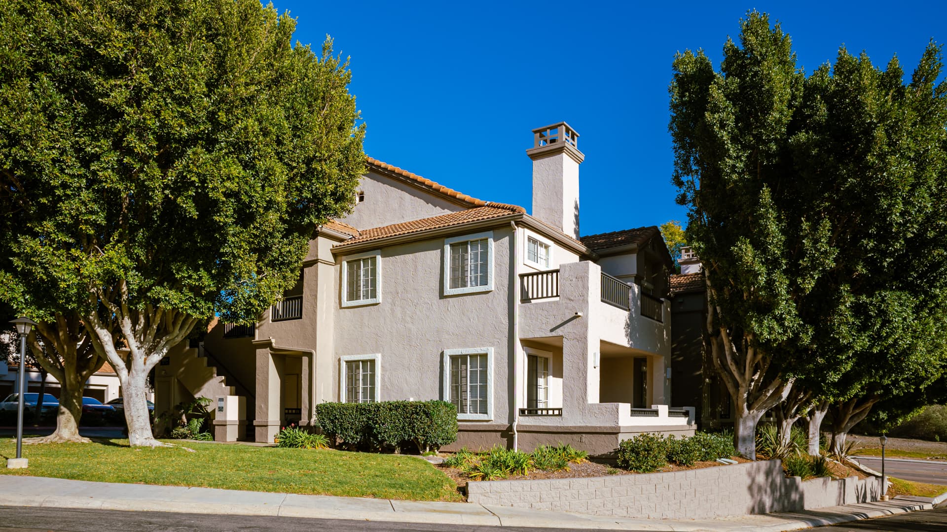 Deerwood Apartments 2 of 36