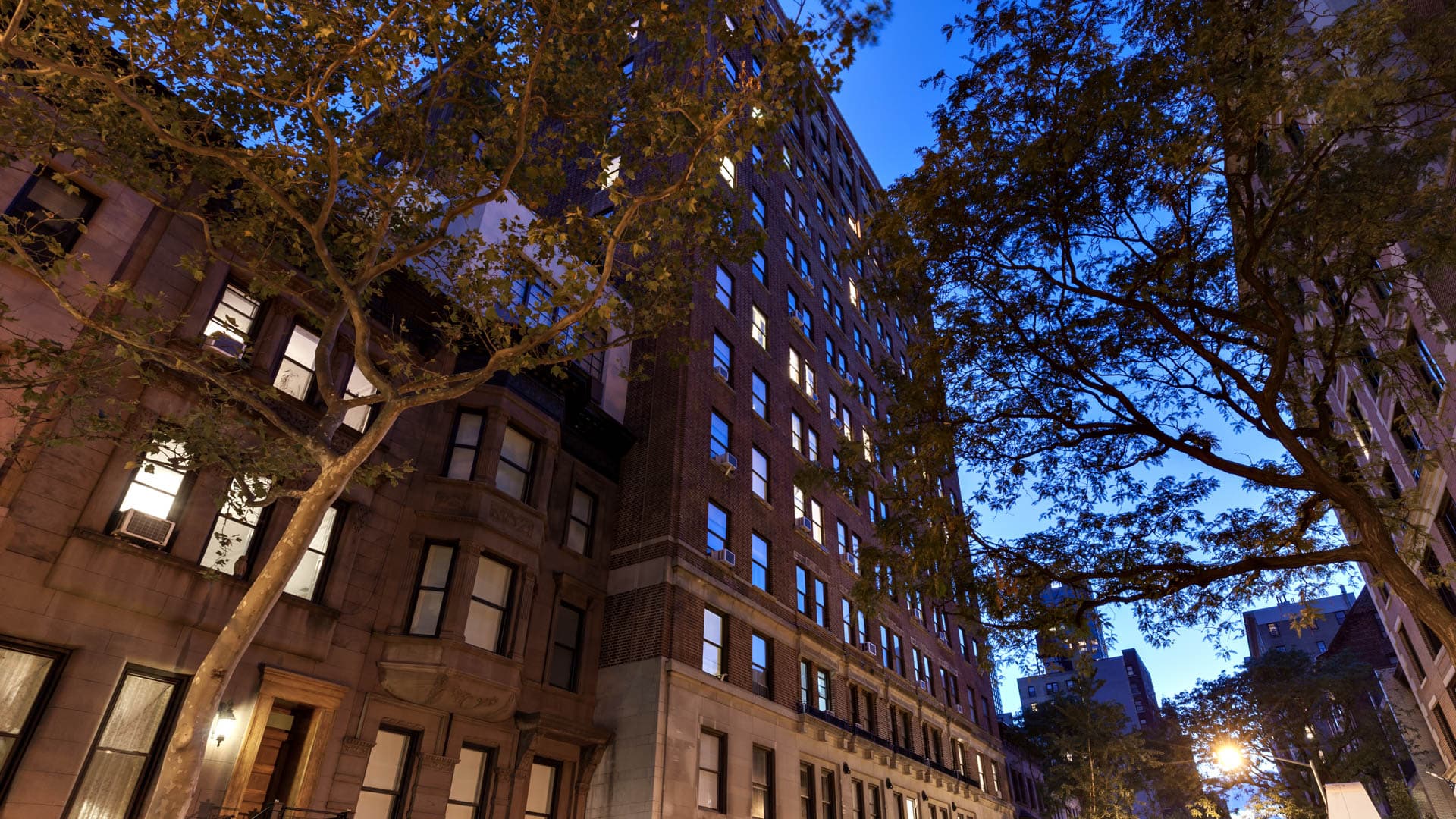 Parc Coliseum Apartments 3 of 33