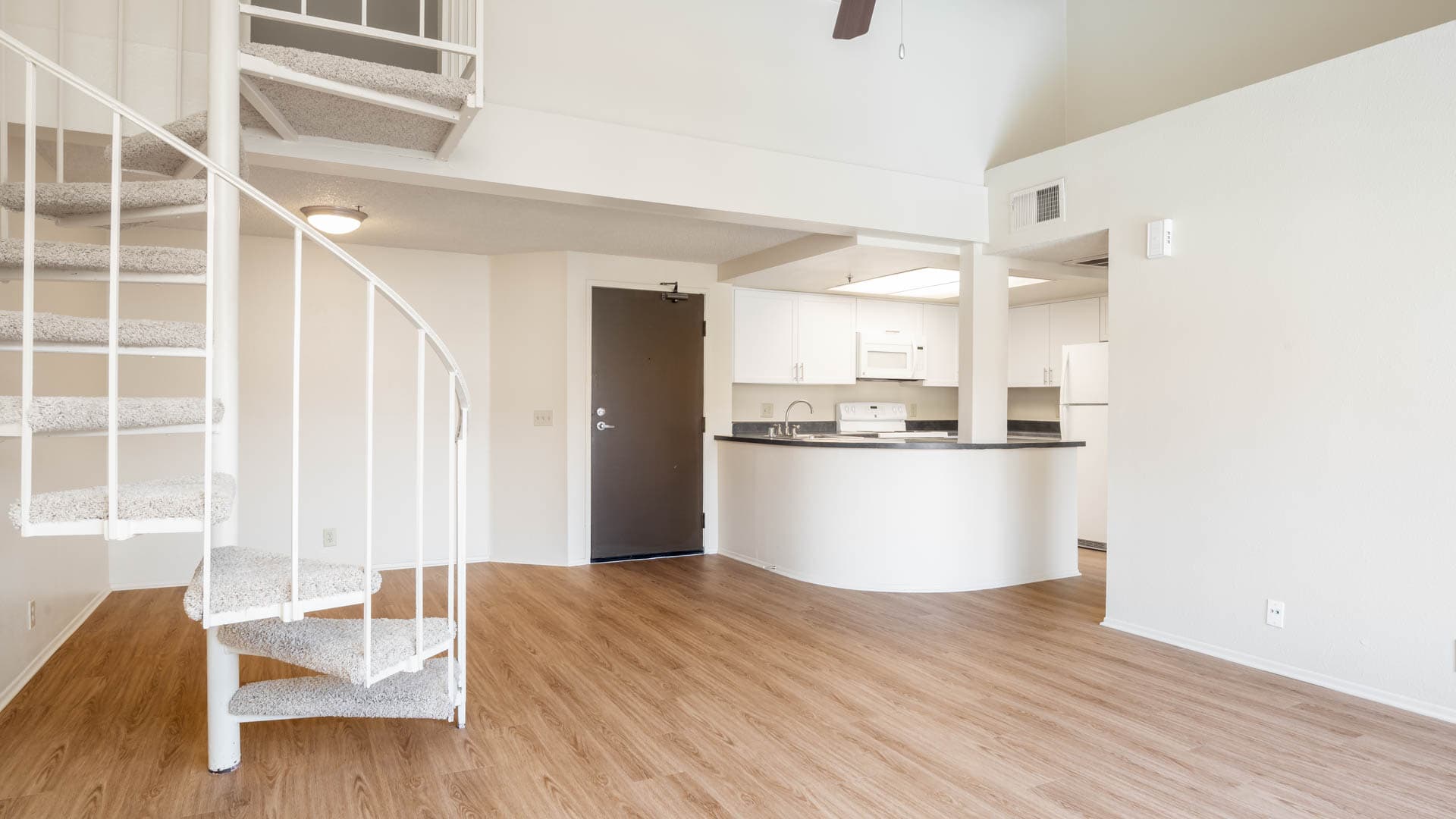 Ocean Crest Apartments 8 of 15