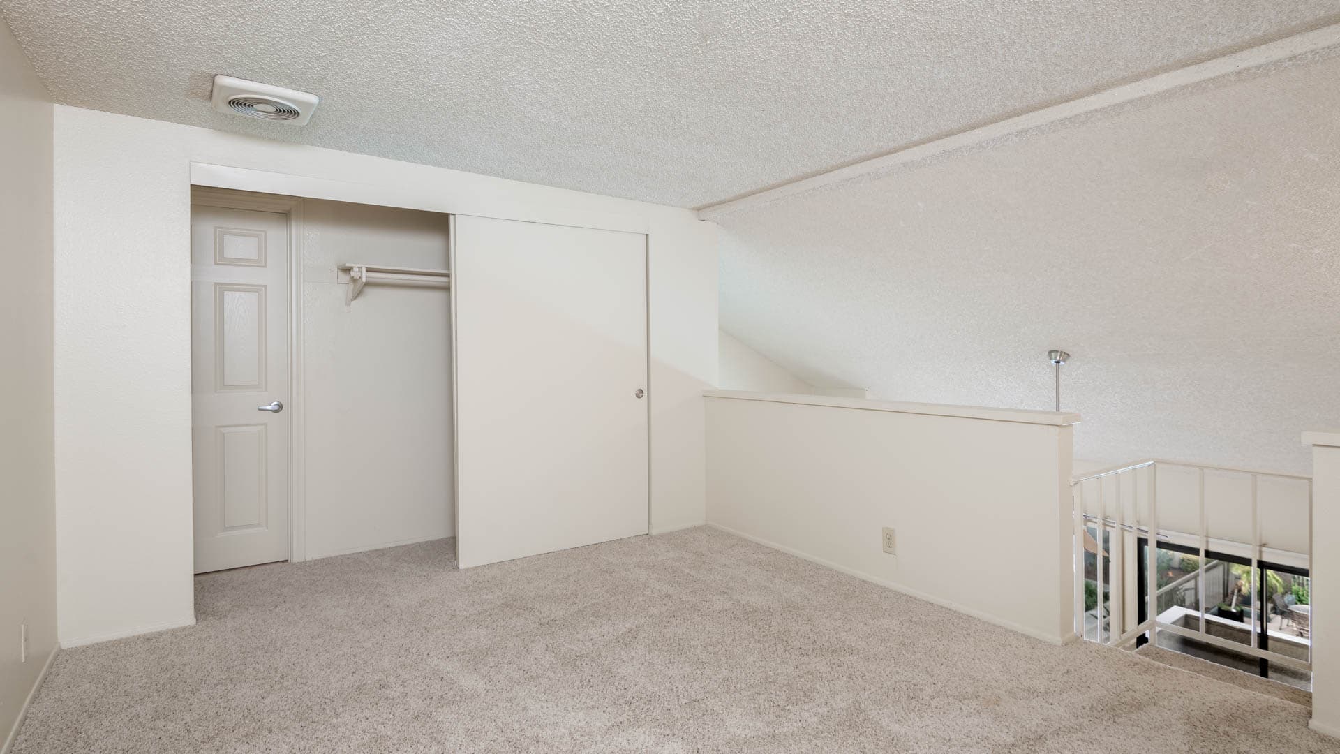 Ocean Crest Apartments 10 of 15