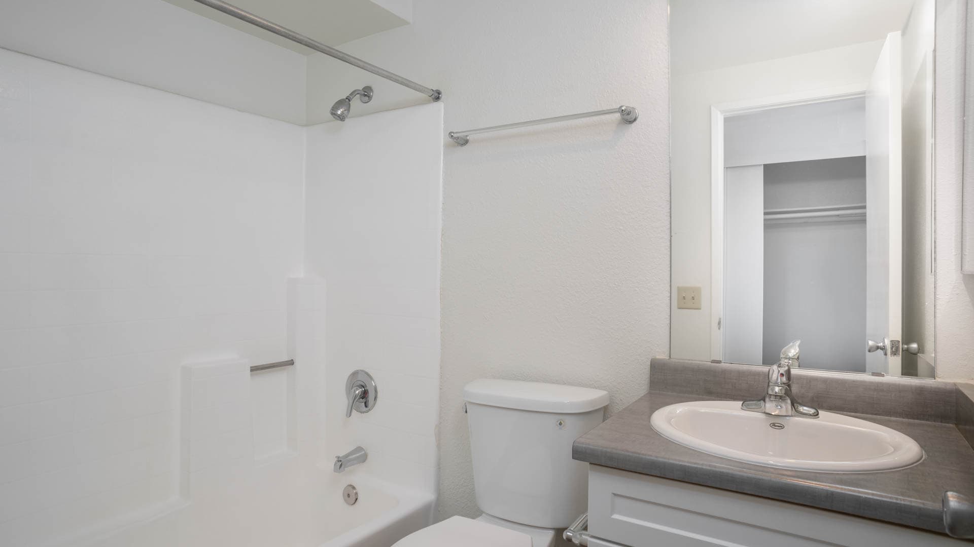 Ocean Crest Apartments 15 of 22