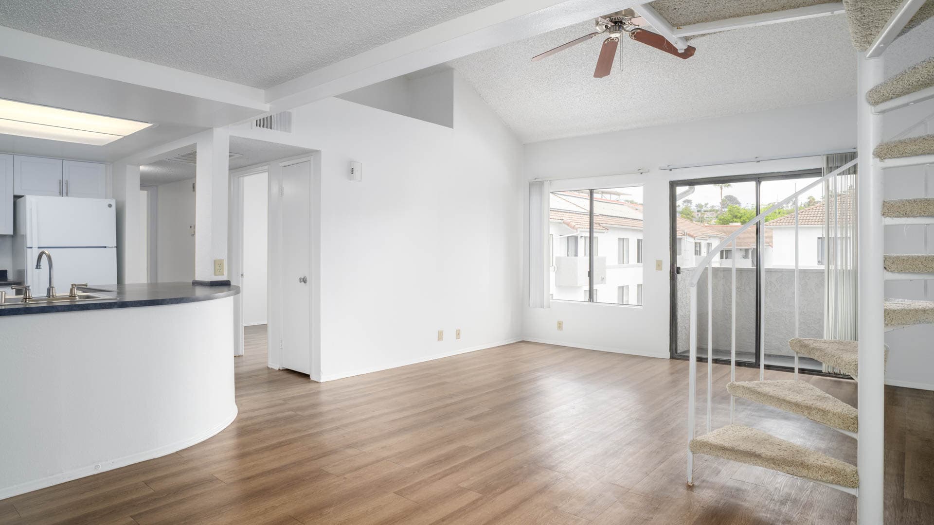 Ocean Crest Apartments 7 of 22