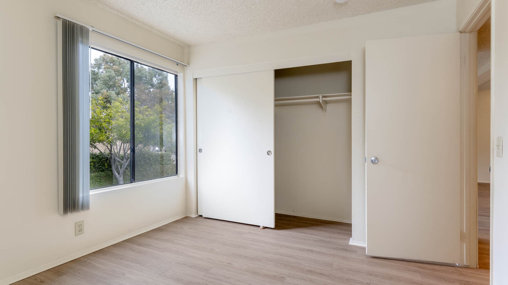 Ocean Crest Apartments 2 of 9