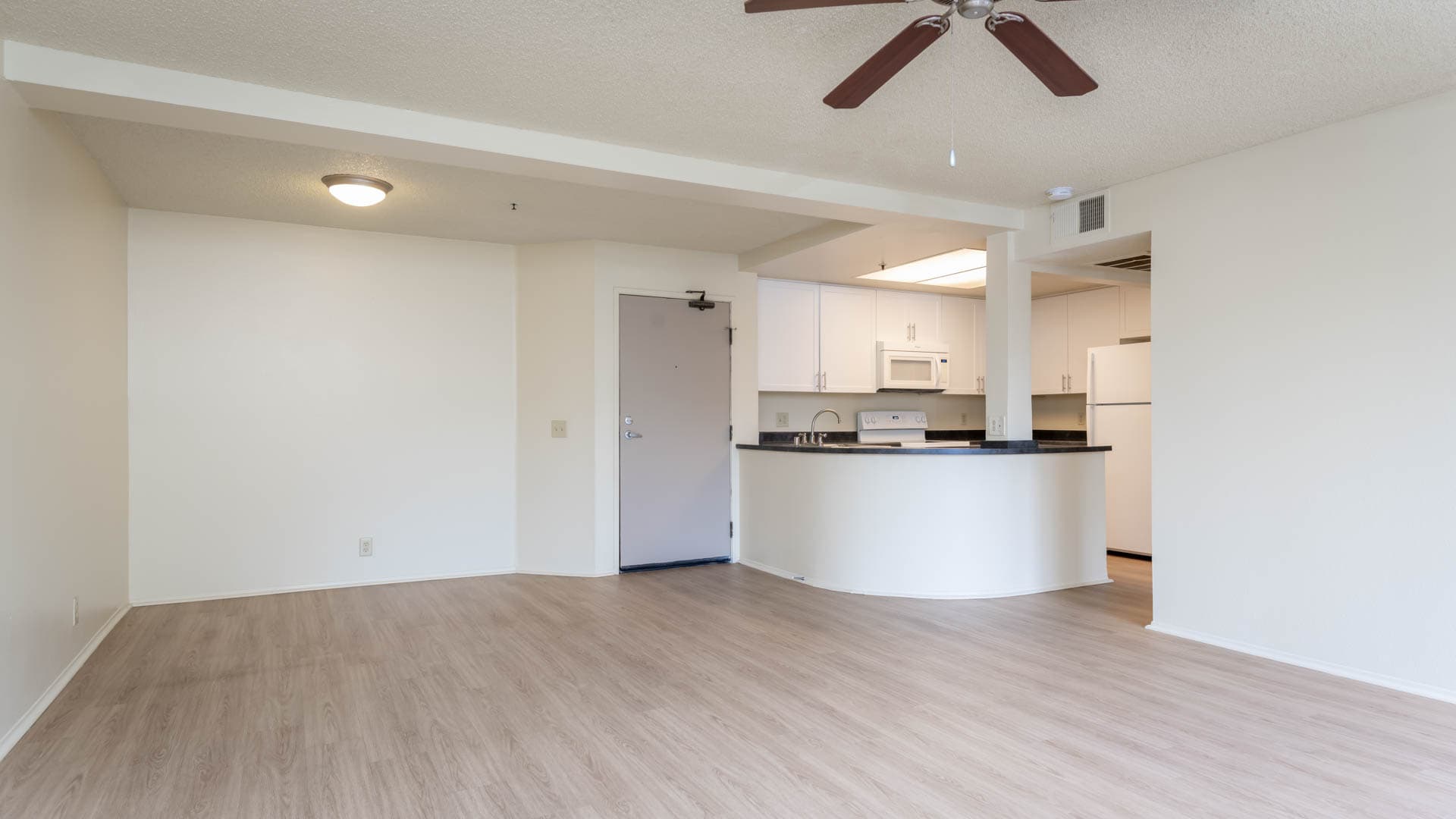 Ocean Crest Apartments 5 of 9