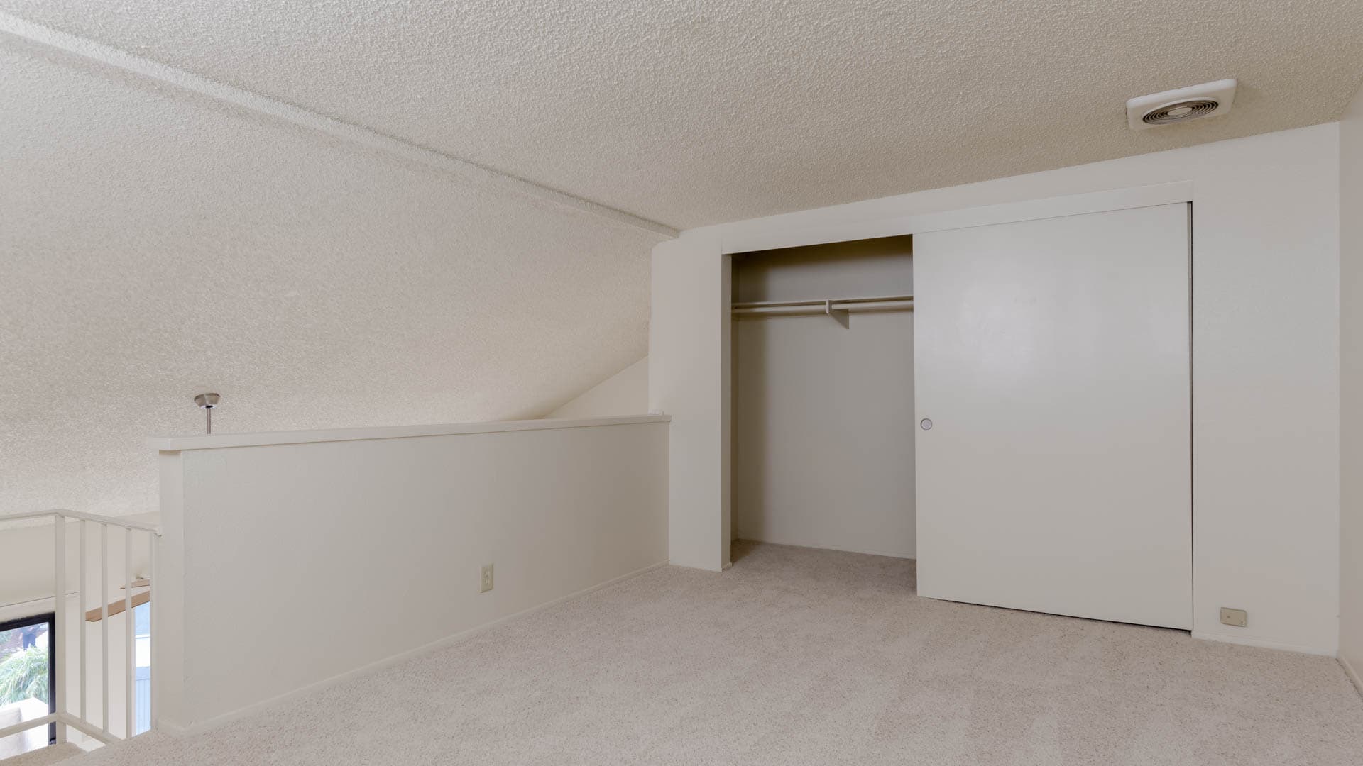 Ocean Crest Apartments 6 of 7