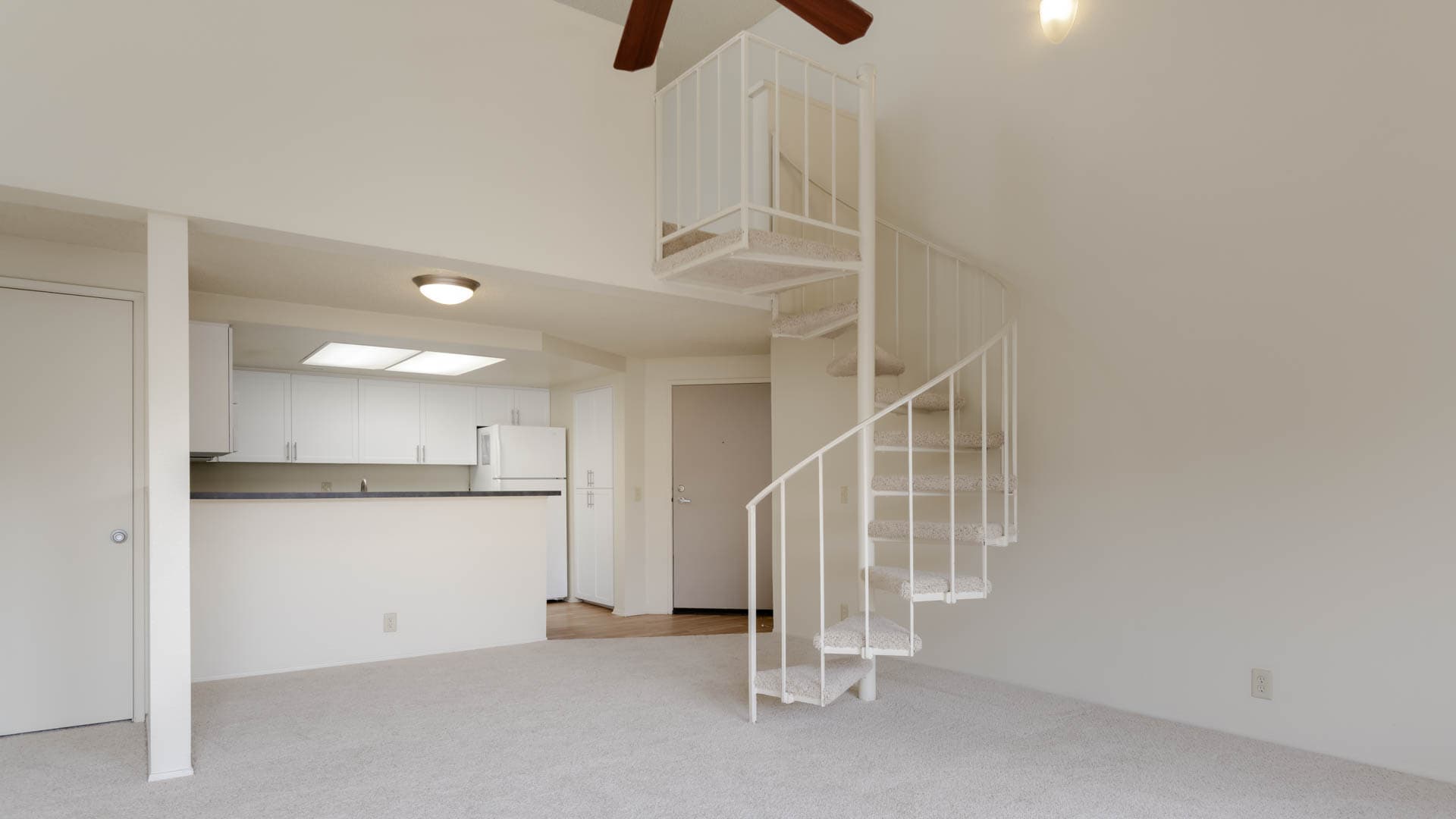 Ocean Crest Apartments 5 of 7