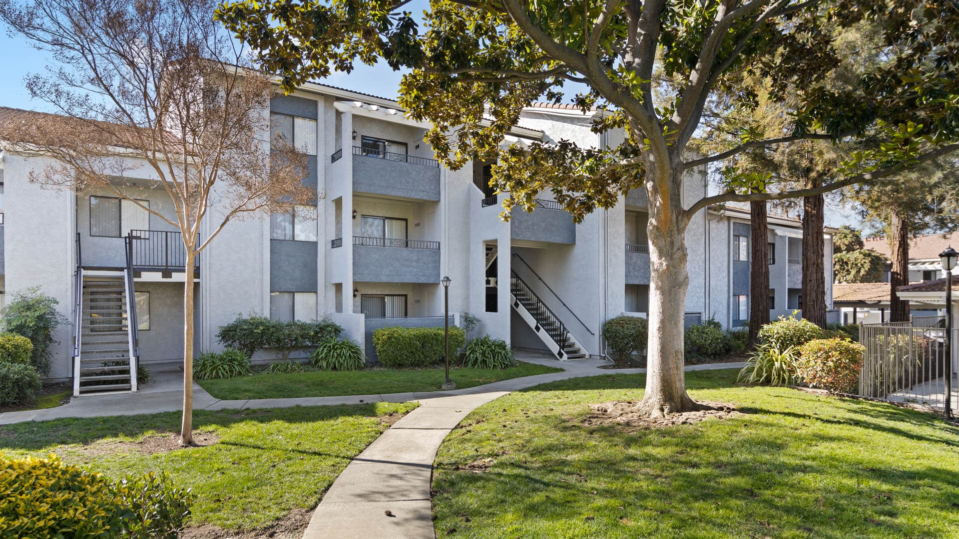Verde Apartments 2 of 8