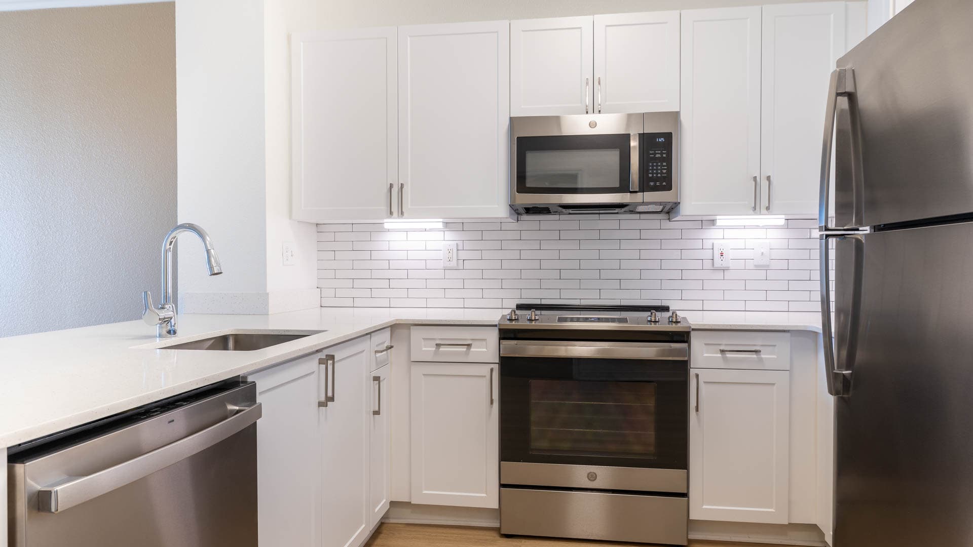 City Pointe Apartments 4 of 28