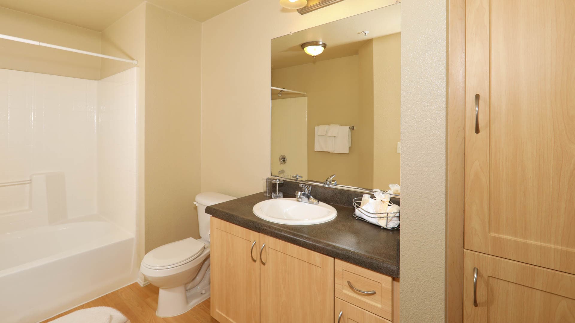 City Pointe Apartments 2 of 3