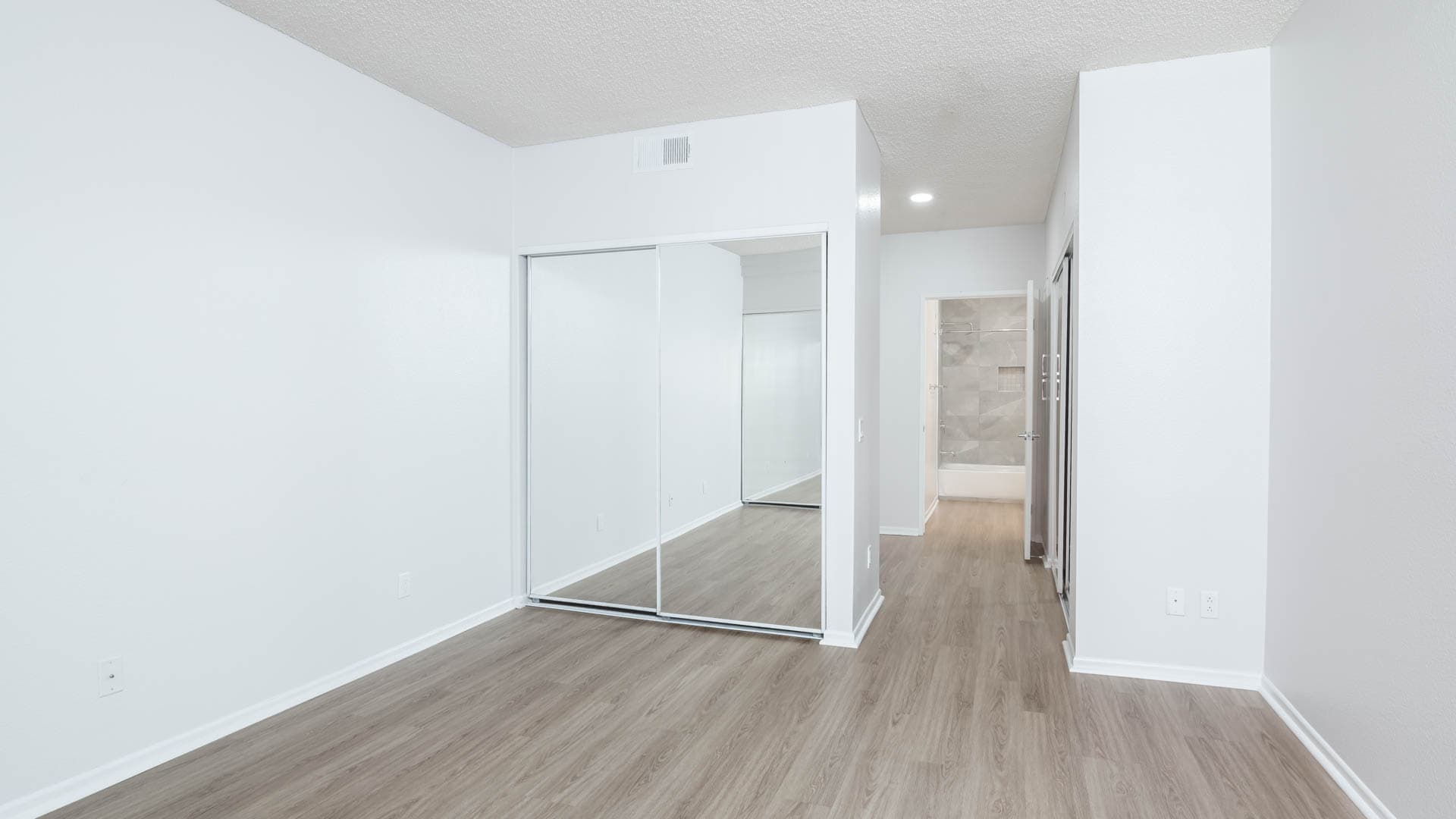 Del Mar Ridge Apartments 4 of 11