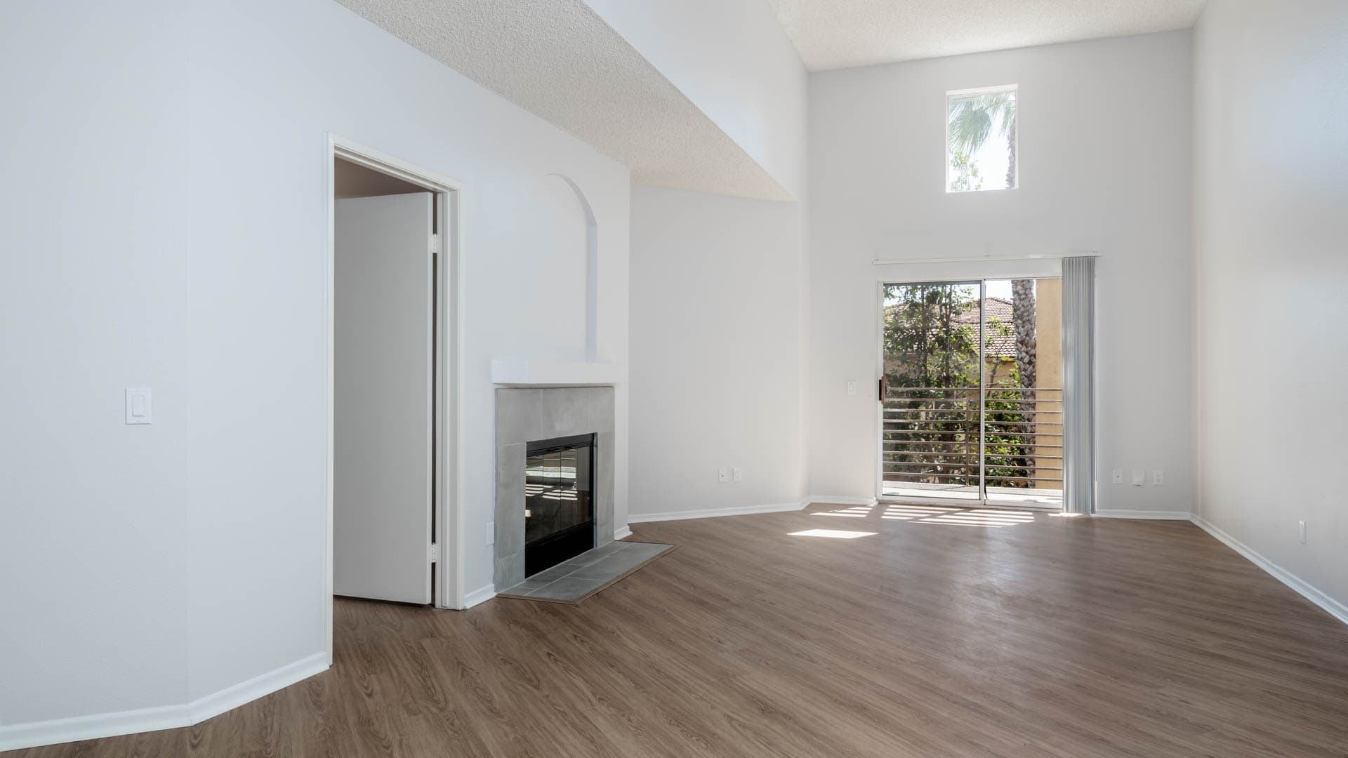 Del Mar Ridge Apartments 6 of 8