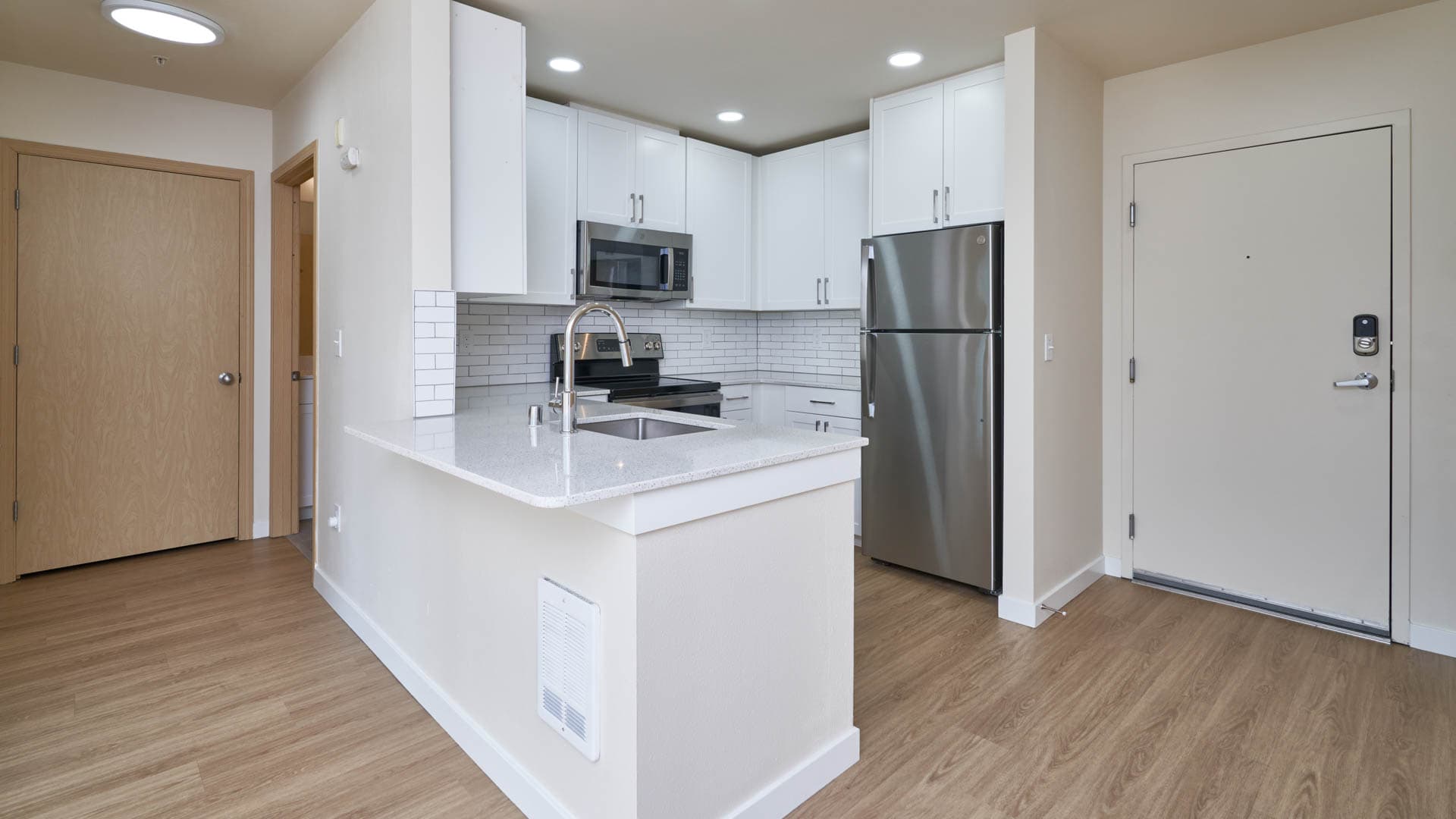 Rianna Apartments 7 of 24