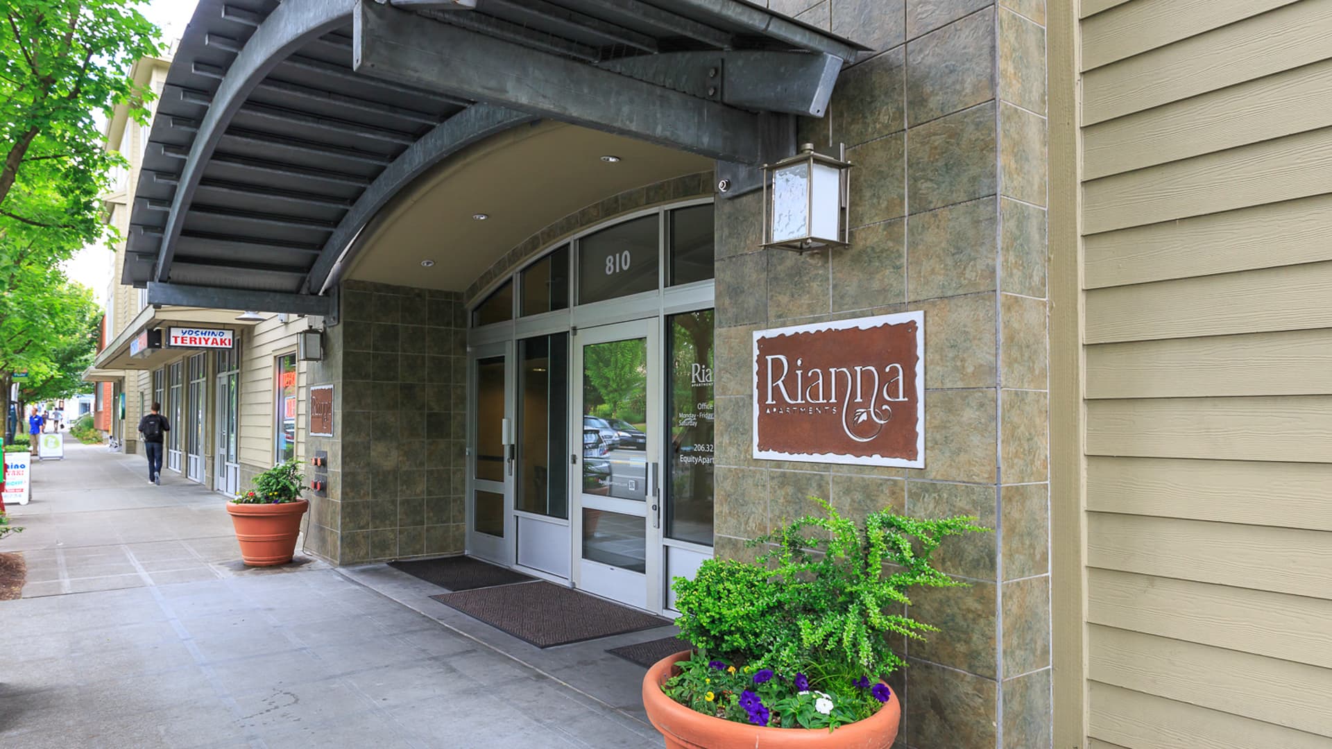 Rianna Apartments 4 of 24