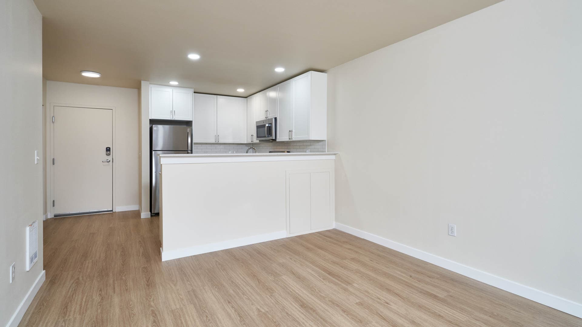 Rianna Apartments 8 of 24