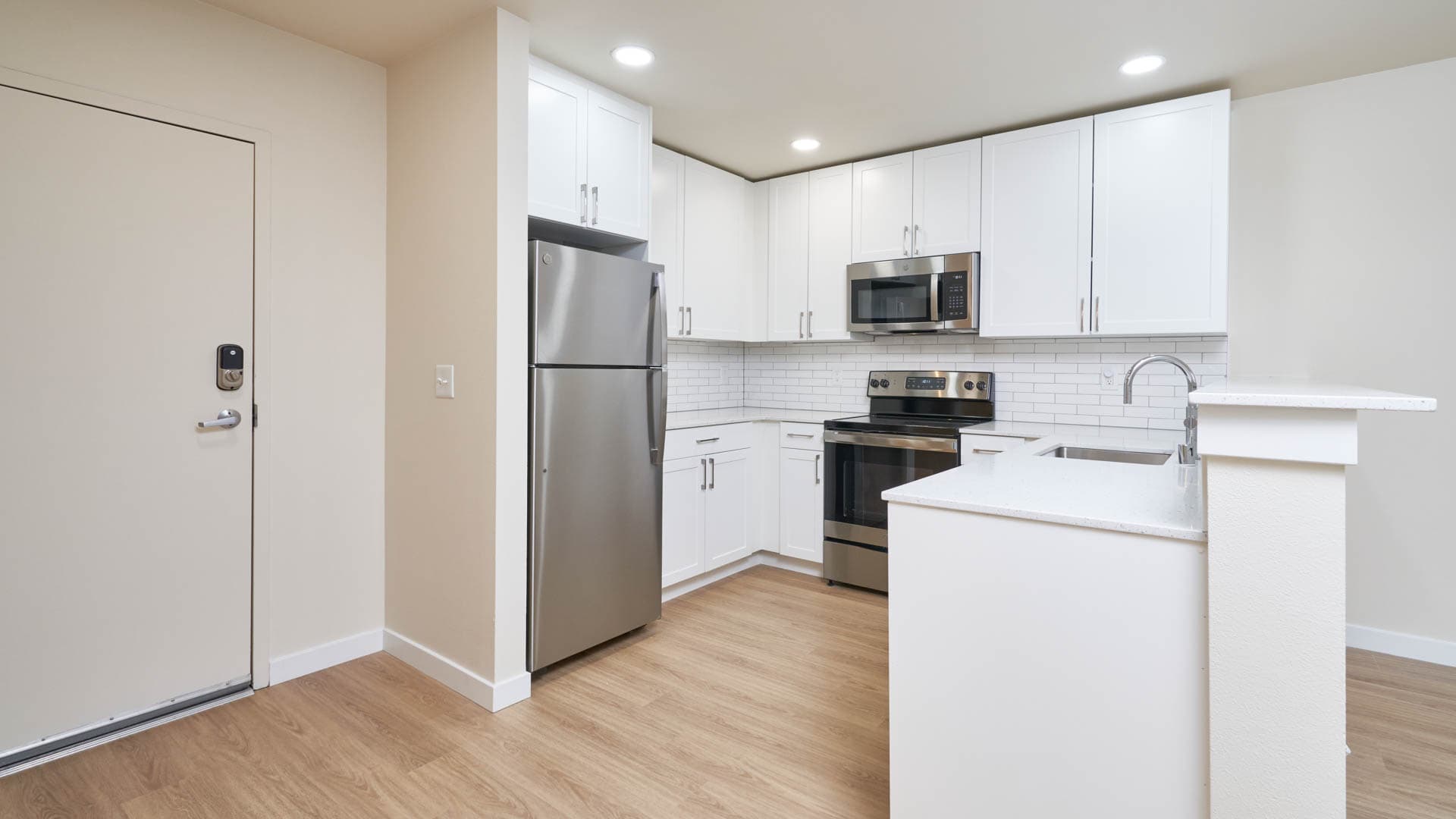 Rianna Apartments 5 of 24