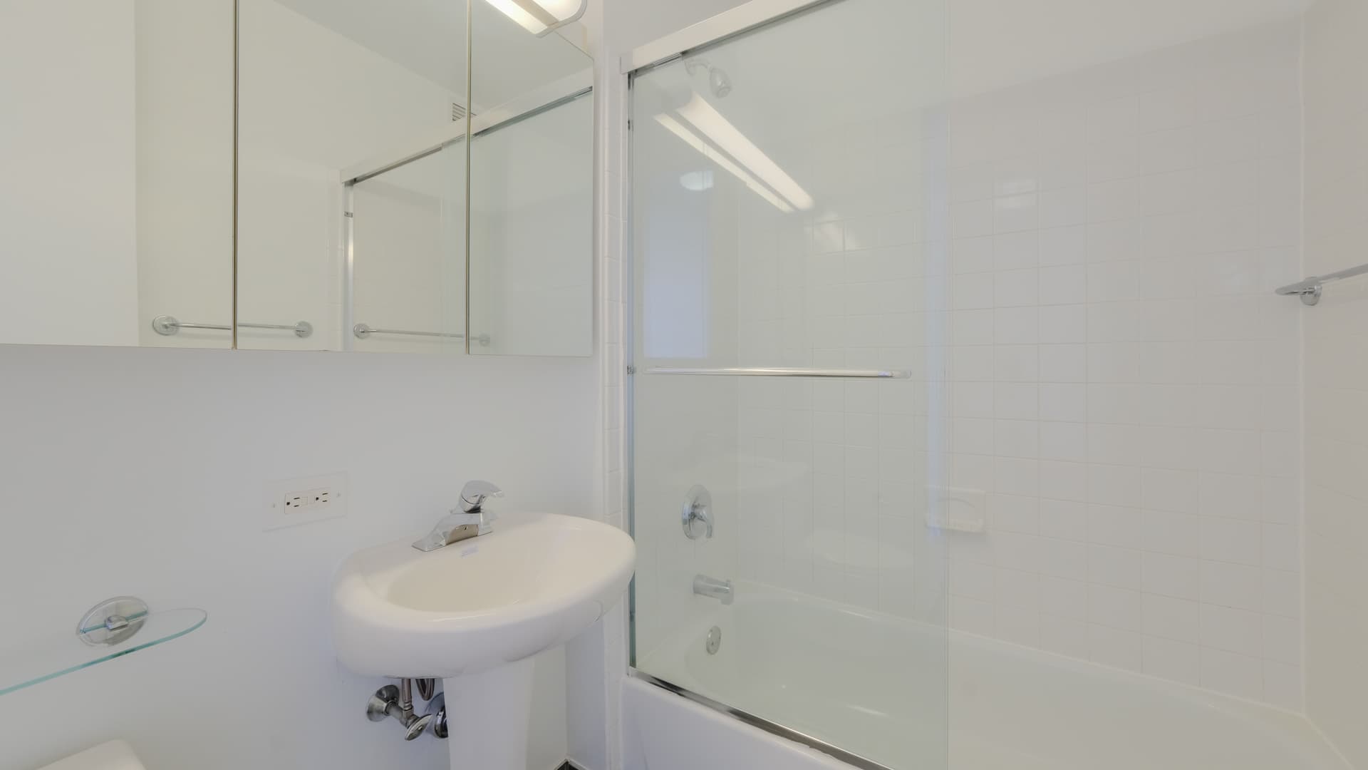 777 6th Avenue Apartments 4 of 13