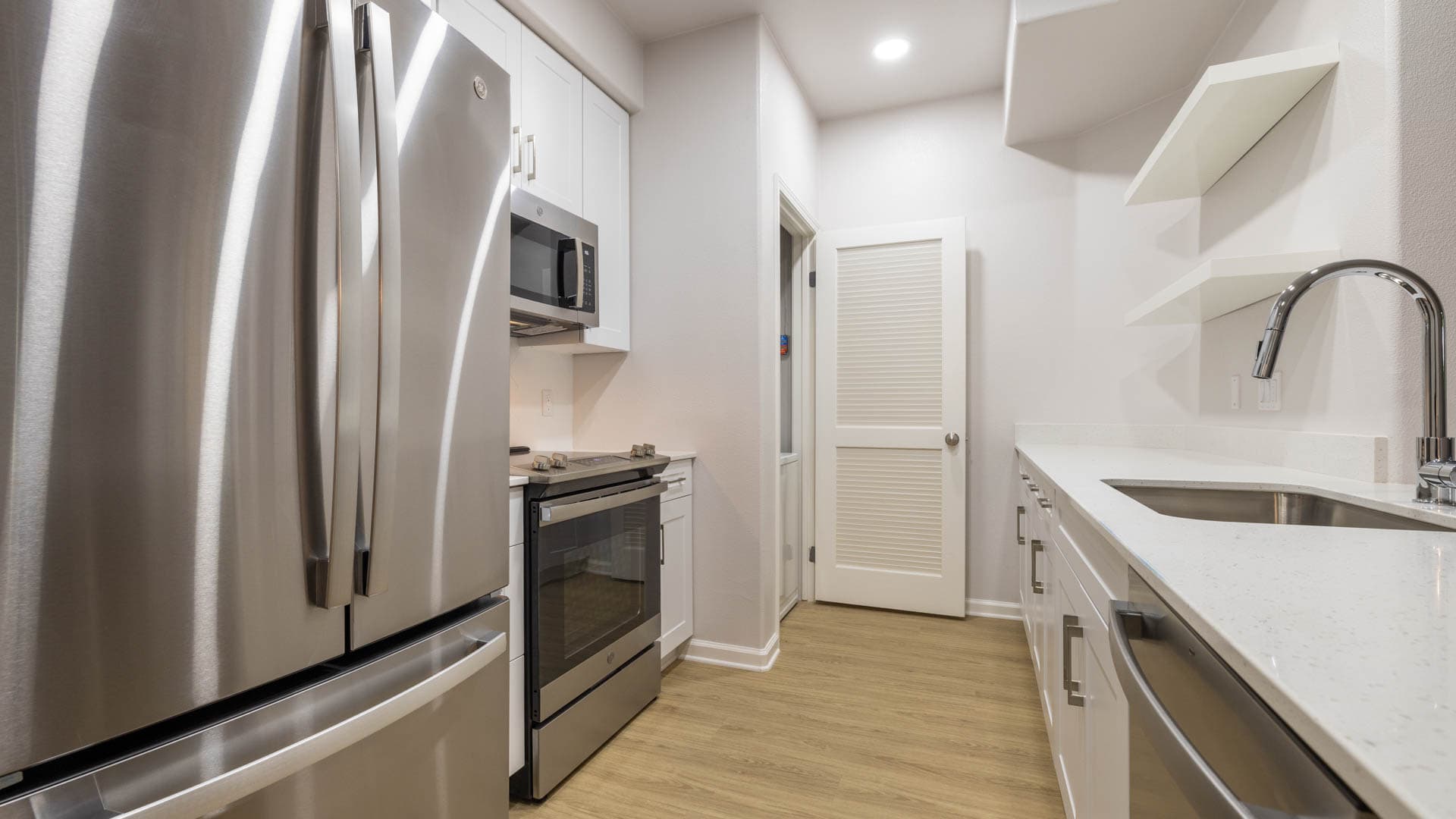 Kelvin Court Apartments 3 of 11