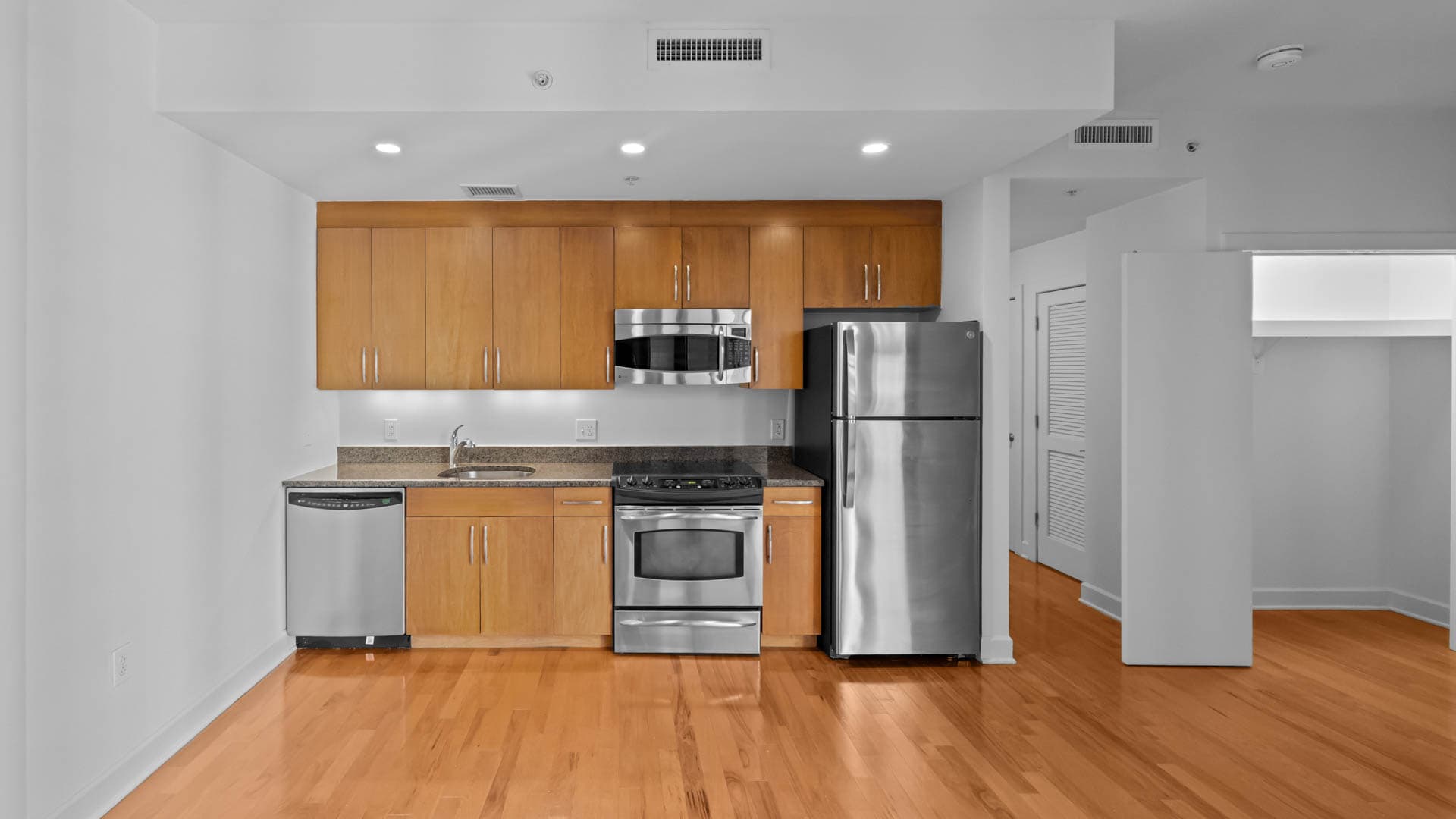 425 Mass Apartments 3 of 67