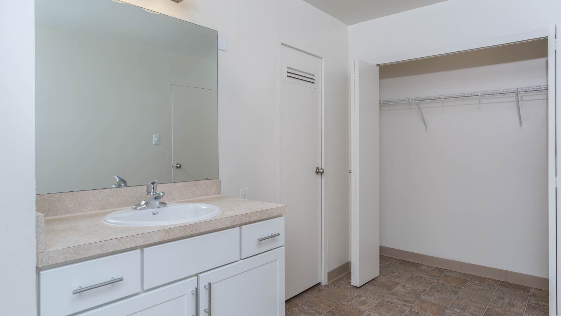 1500 Mass Apartments 5 of 8