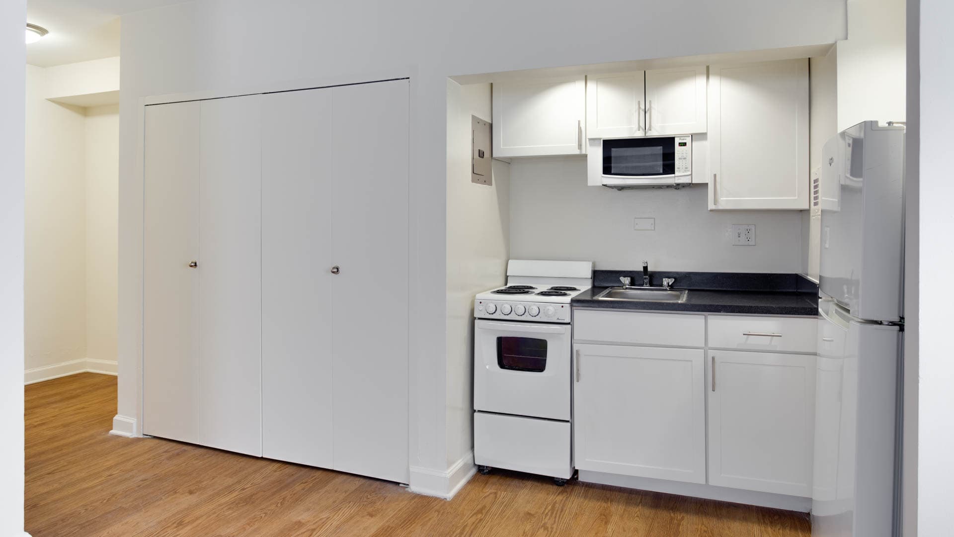 1500 Mass Apartments 4 of 37