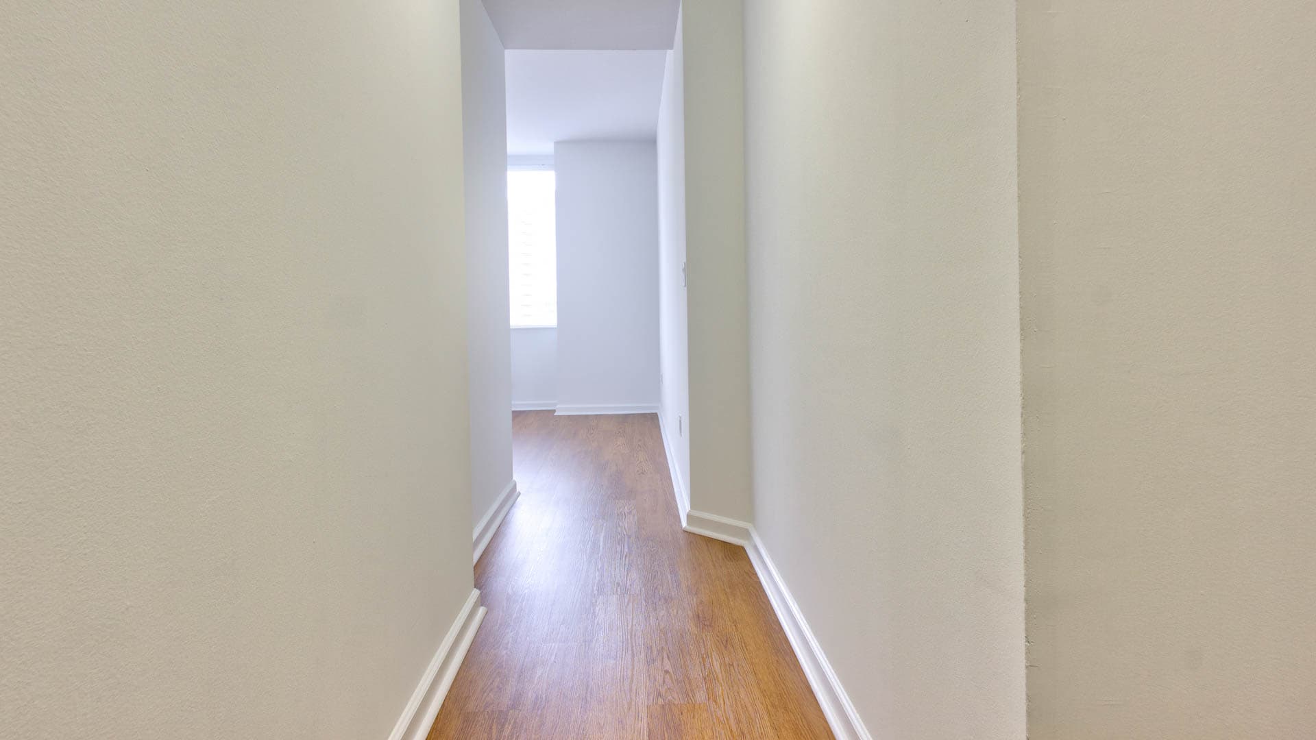180 Riverside Boulevard Apartments 2 of 10