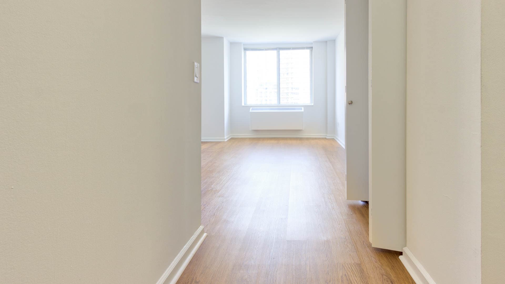 180 Riverside Boulevard Apartments 2 of 8