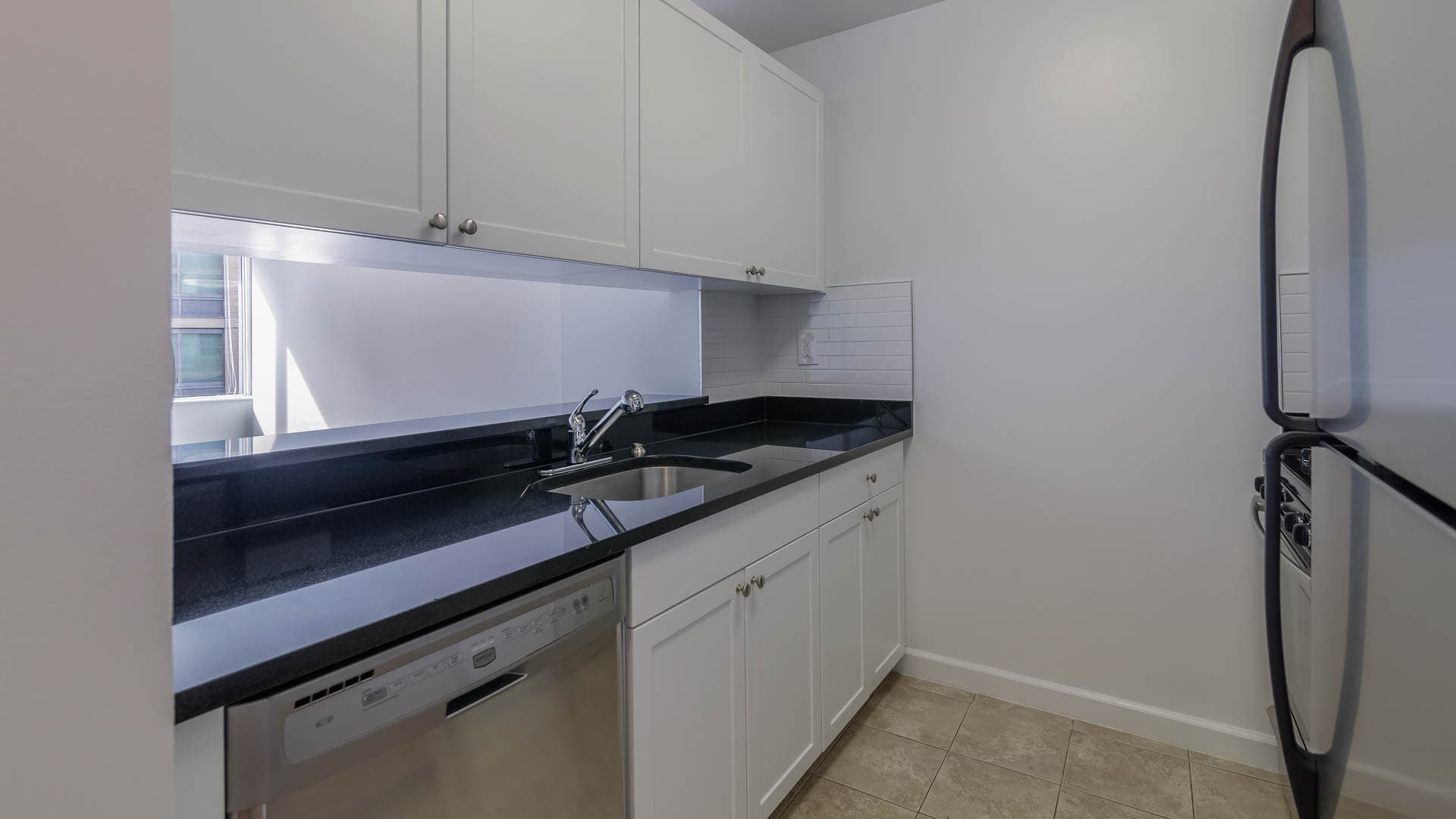 180 Riverside Boulevard Apartments 3 of 4
