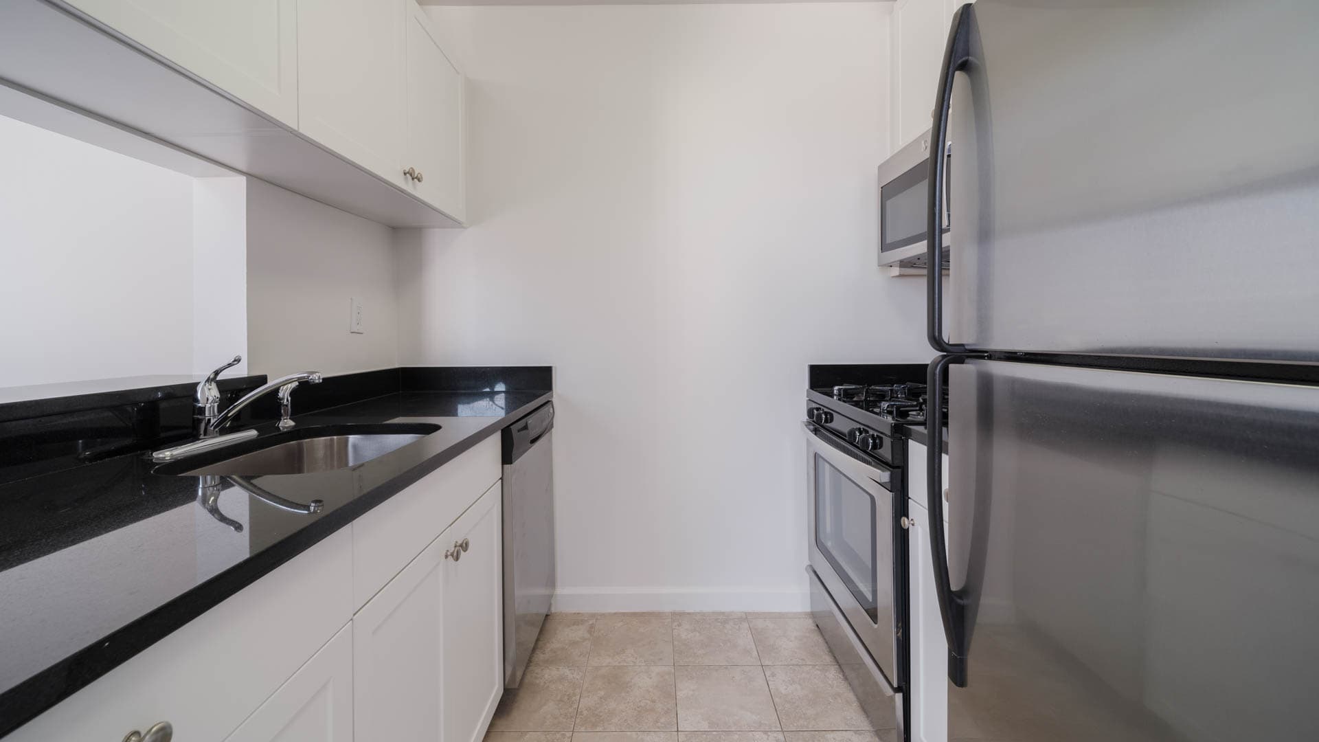 180 Riverside Boulevard Apartments 5 of 12