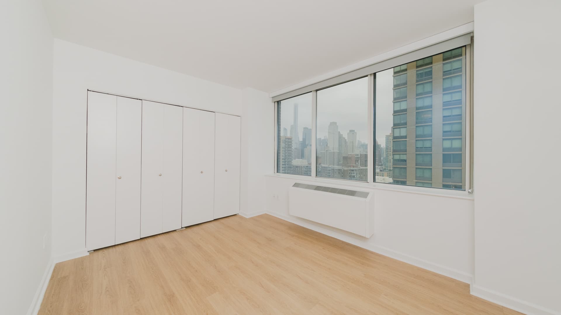 180 Riverside Boulevard Apartments 7 of 8