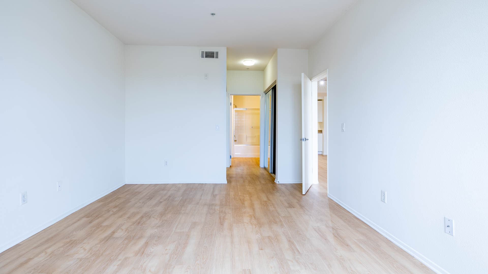 Lindley Apartments 3 of 4