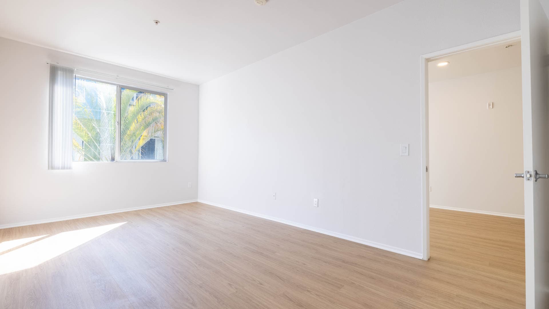 Lindley Apartments 3 of 11