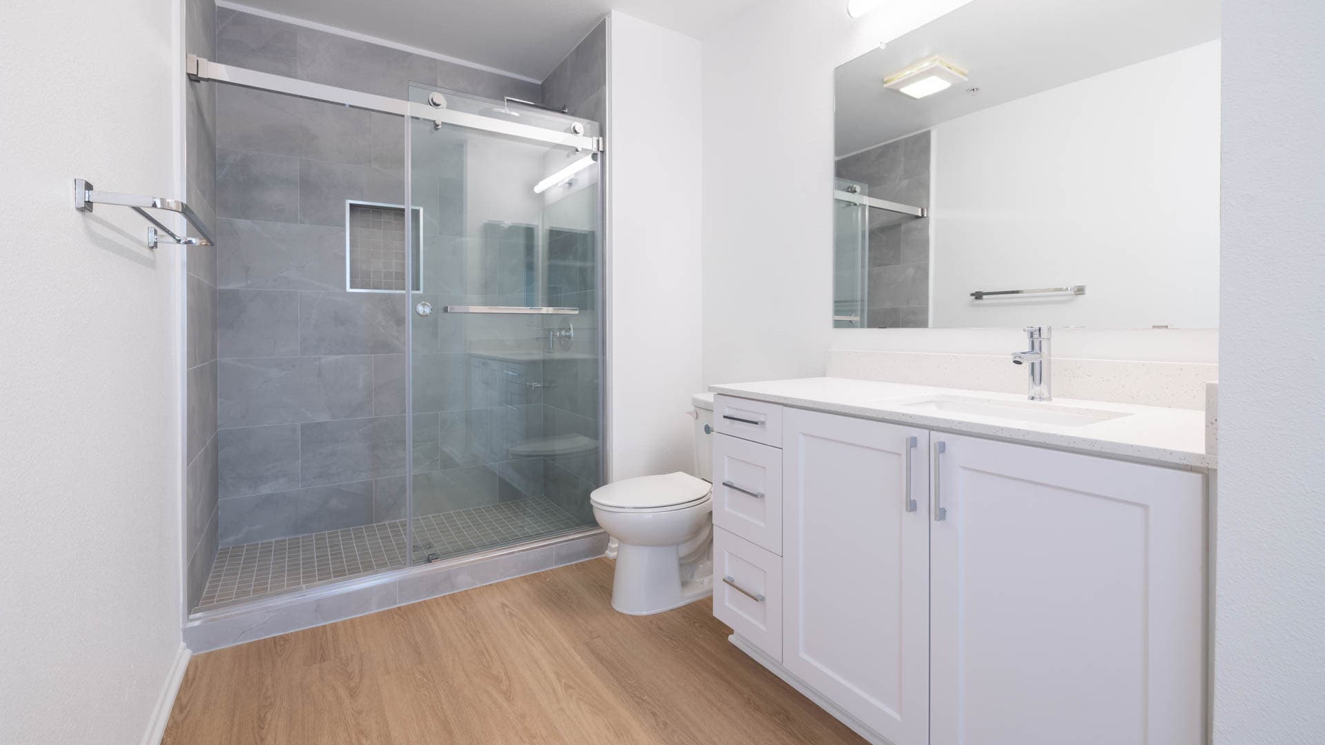 Lindley Apartments 6 of 11