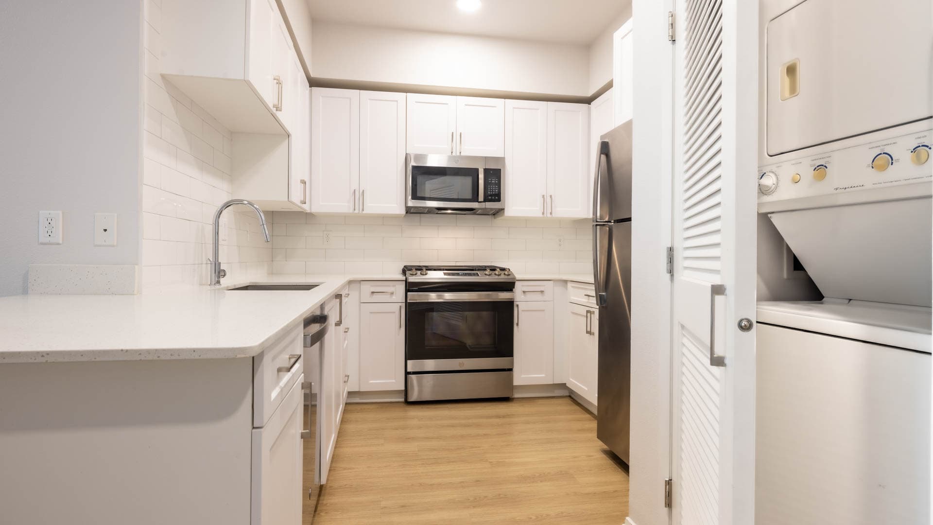 Lindley Apartments 4 of 8