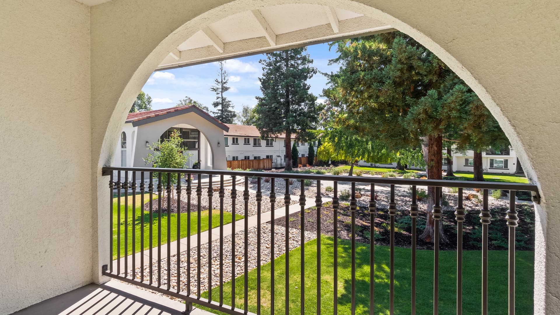 The Arches Apartments 4 of 11