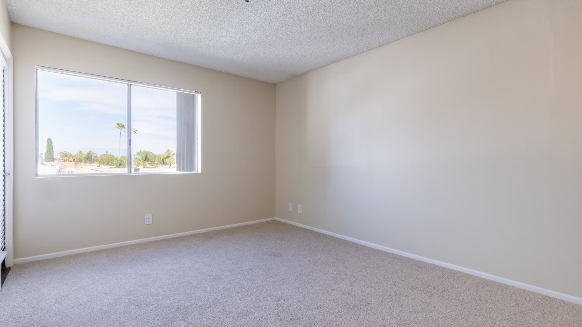 The Encore Apartments 2 of 6