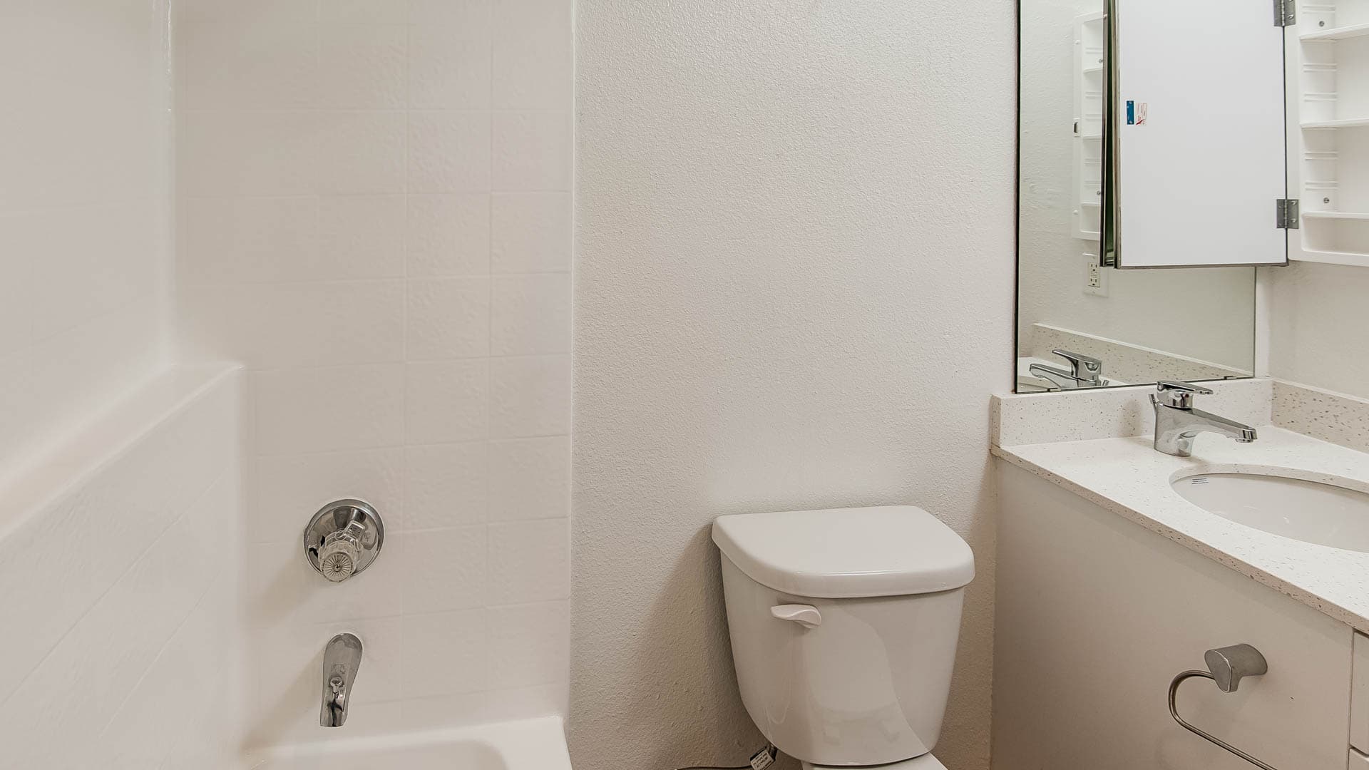 The Encore Apartments 6 of 15