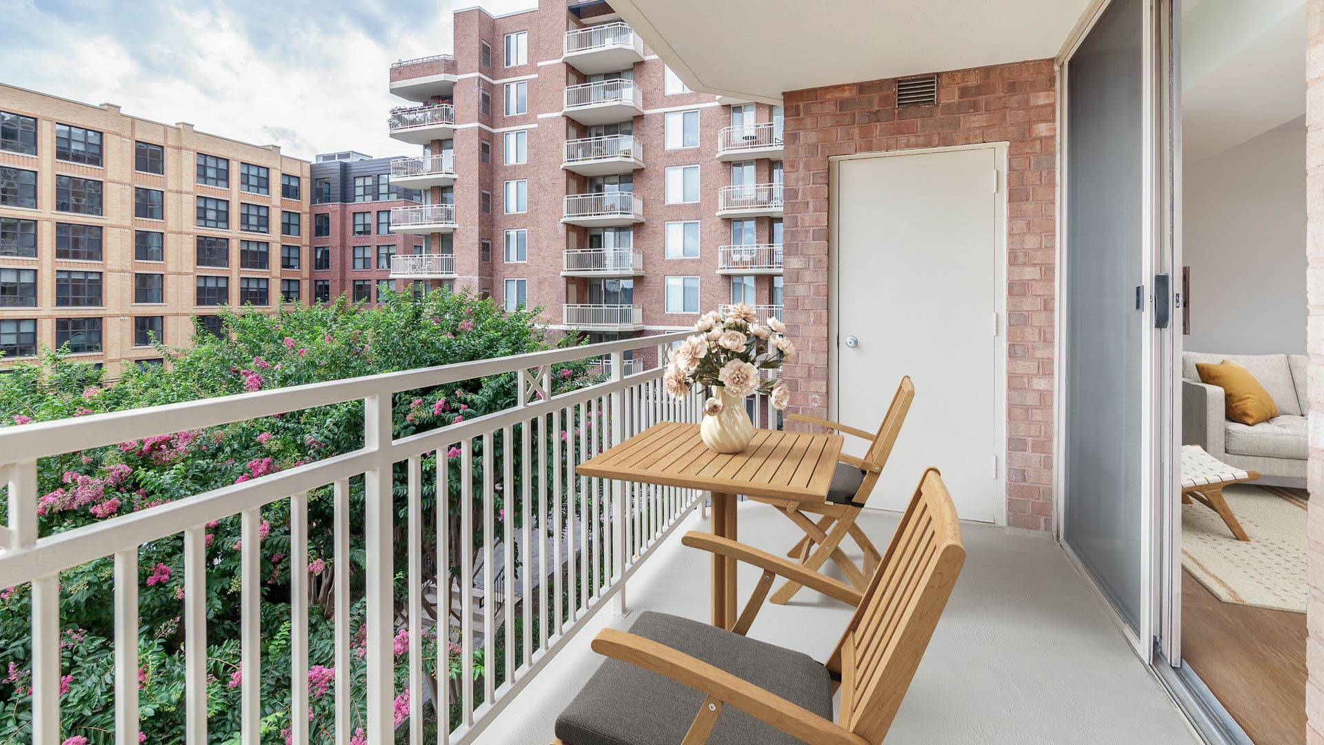 Edgemont at Bethesda Metro Apartments 8 of 12